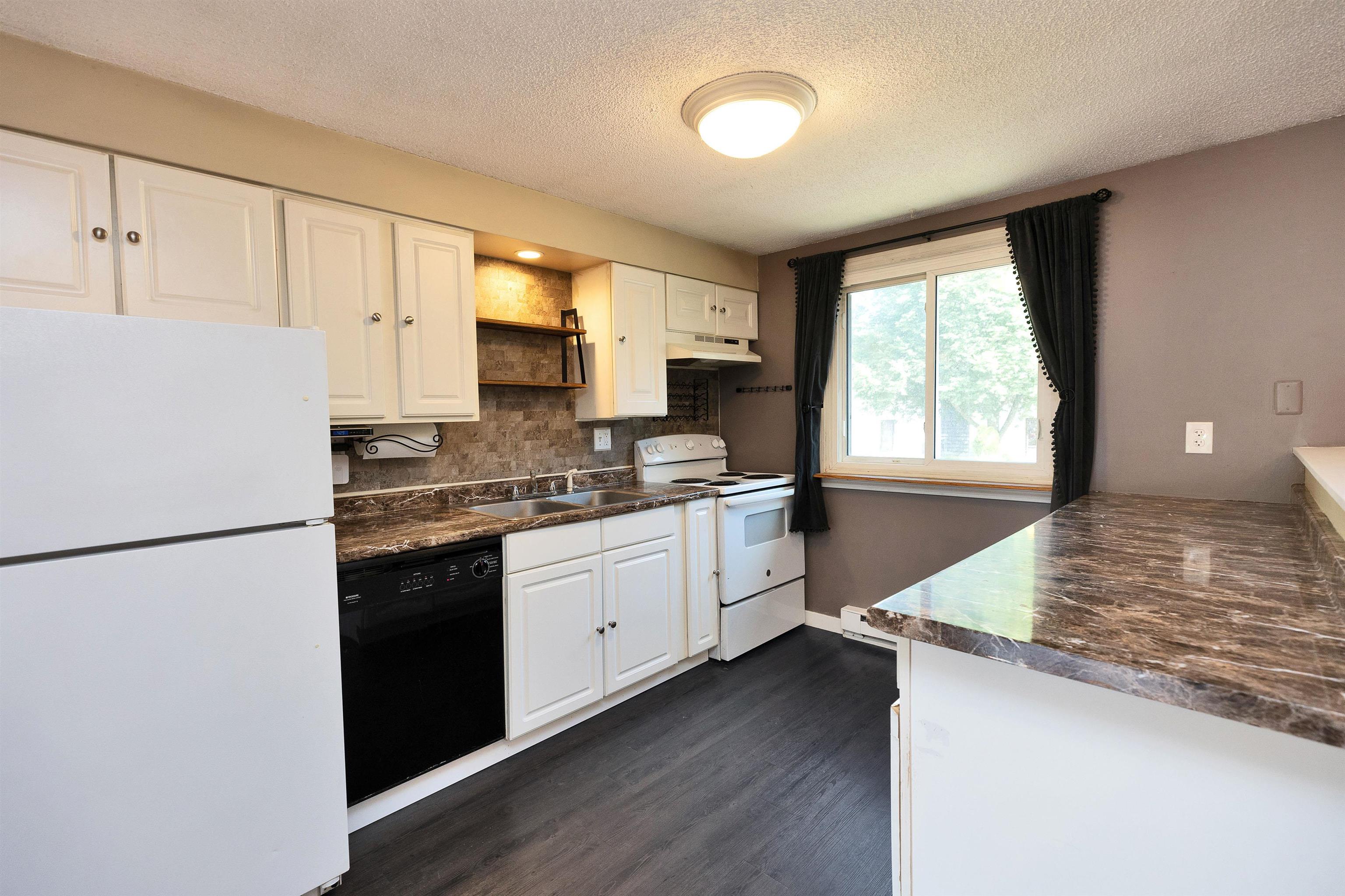 901 Mammoth Rd #9, Manchester, NH 03104