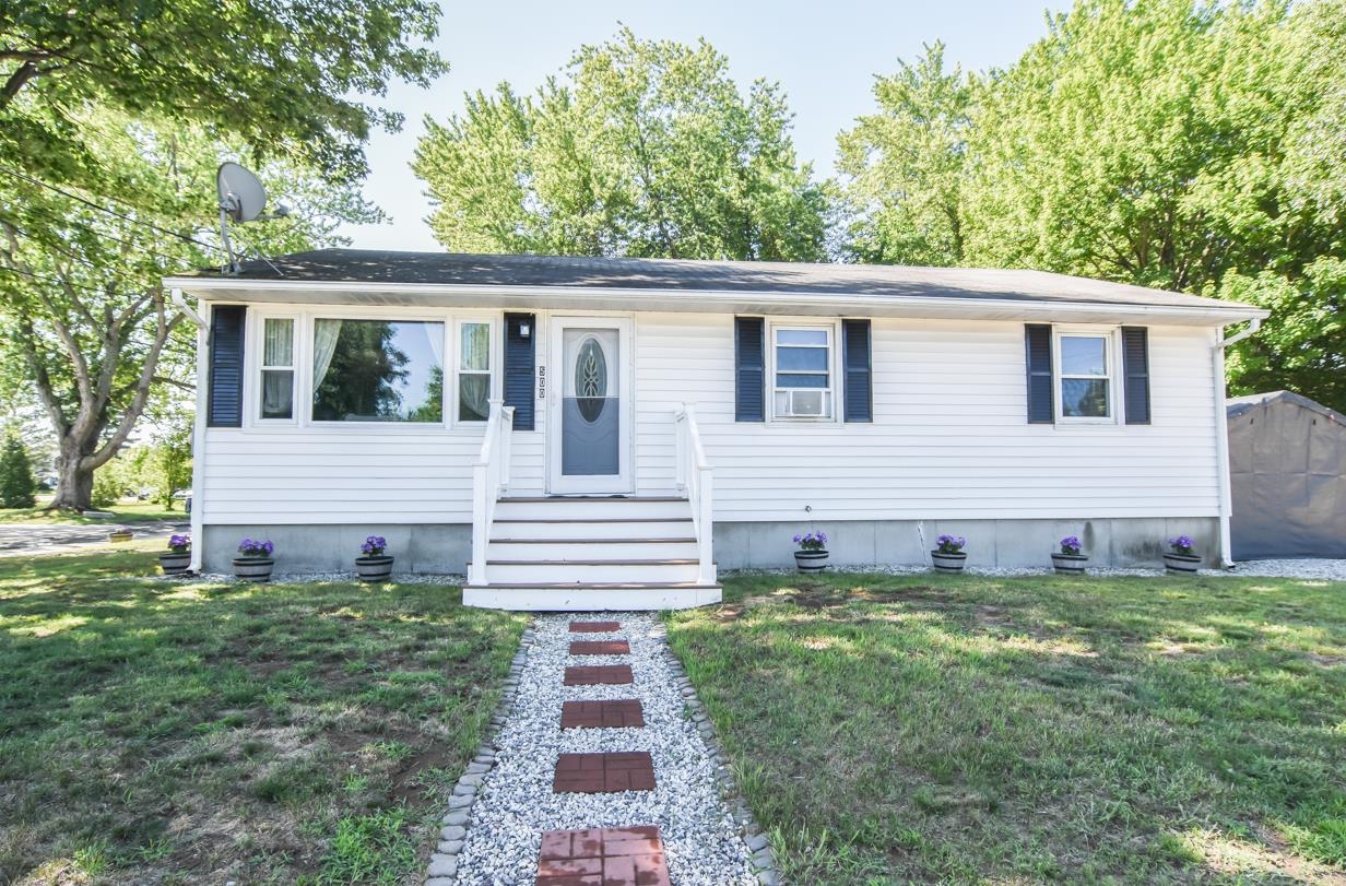 500 Donald St, Bedford, NH 03110