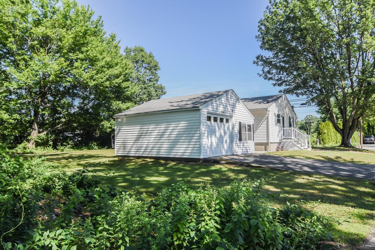 500 Donald St, Bedford, NH 03110