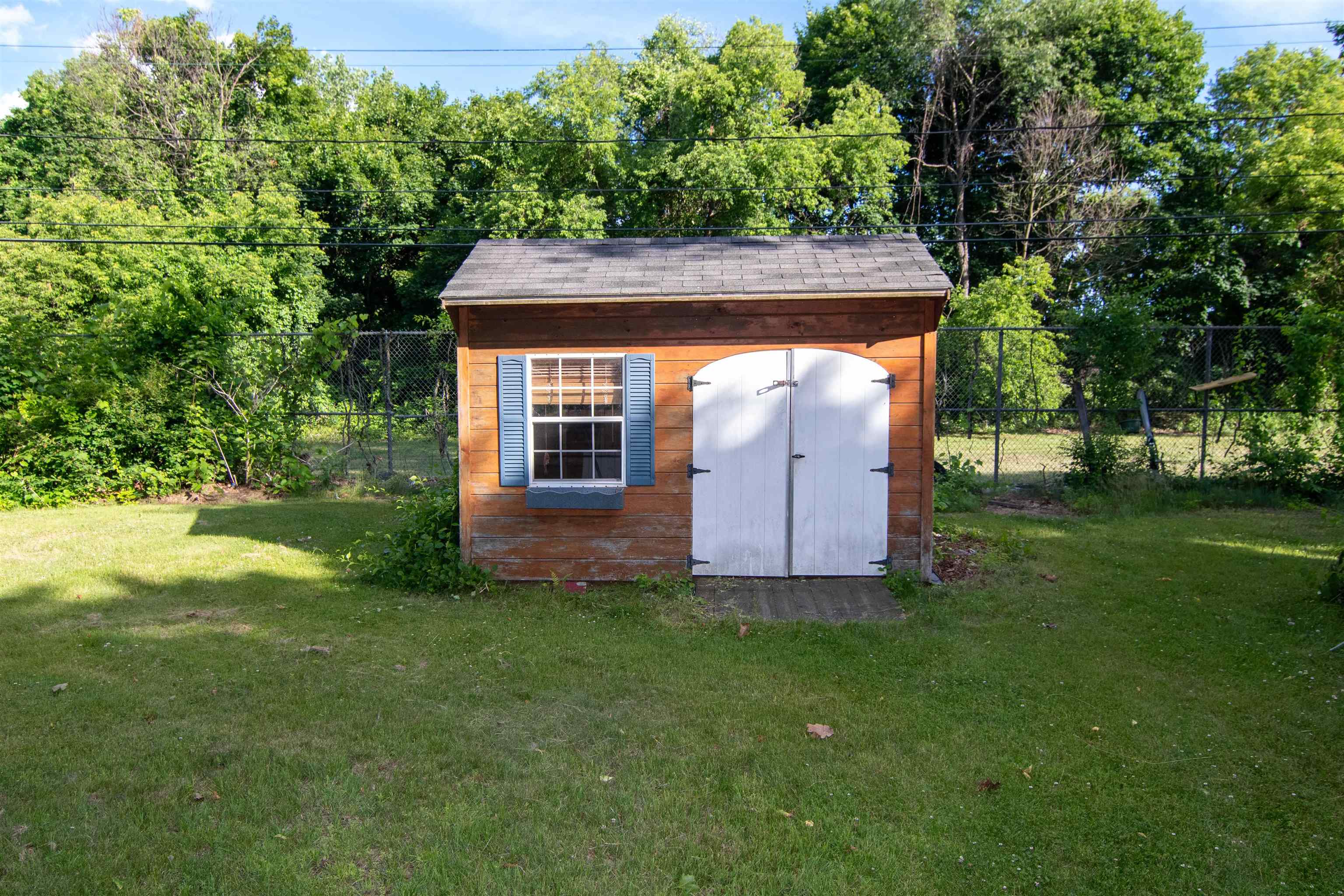 6 Longmeadow Dr, Concord, NH 03301