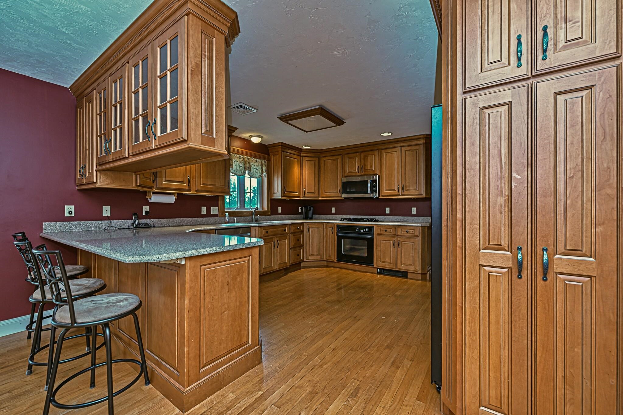 72 Tenney Rd, Sandown, NH 03873
