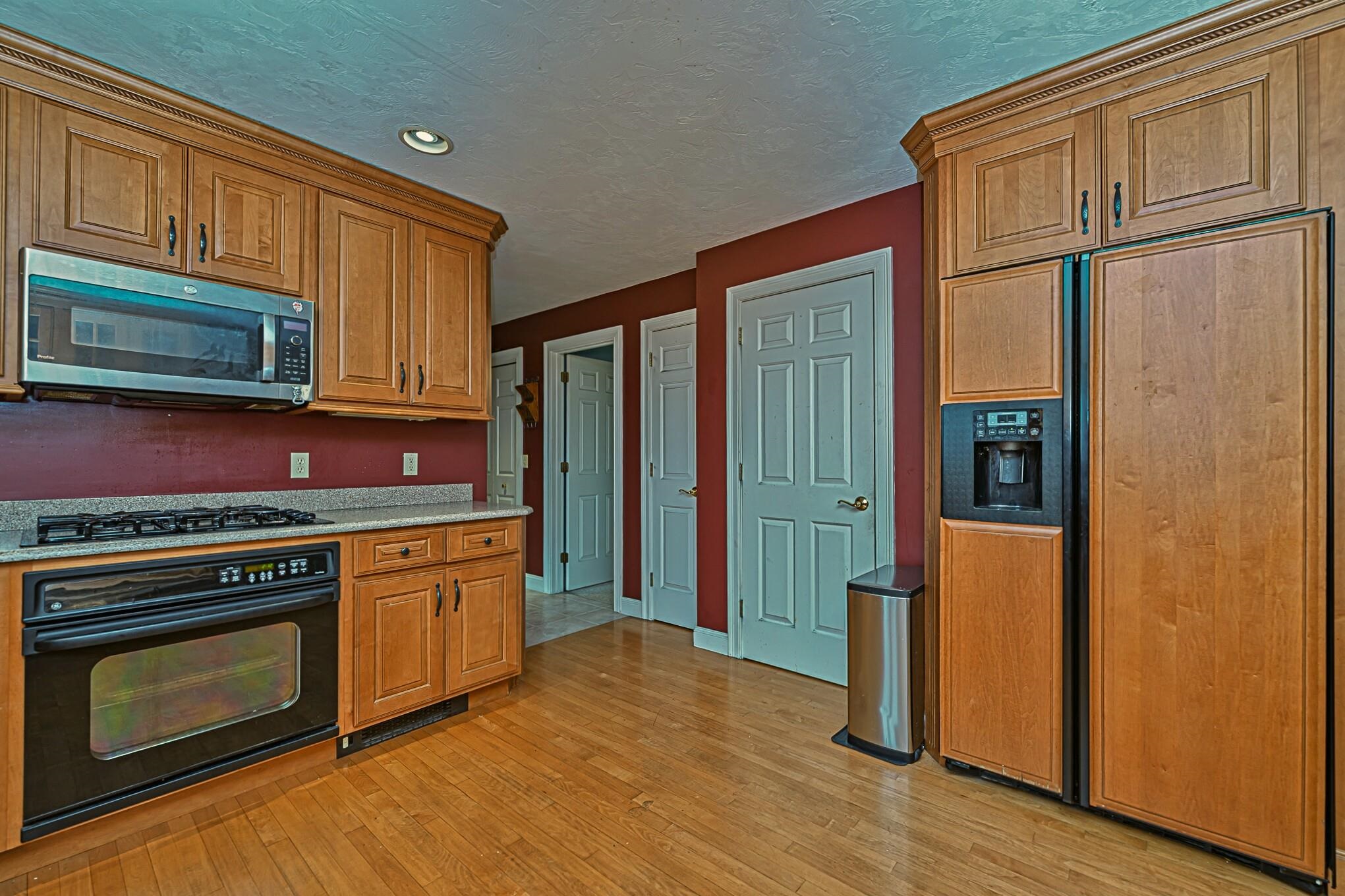 72 Tenney Rd, Sandown, NH 03873