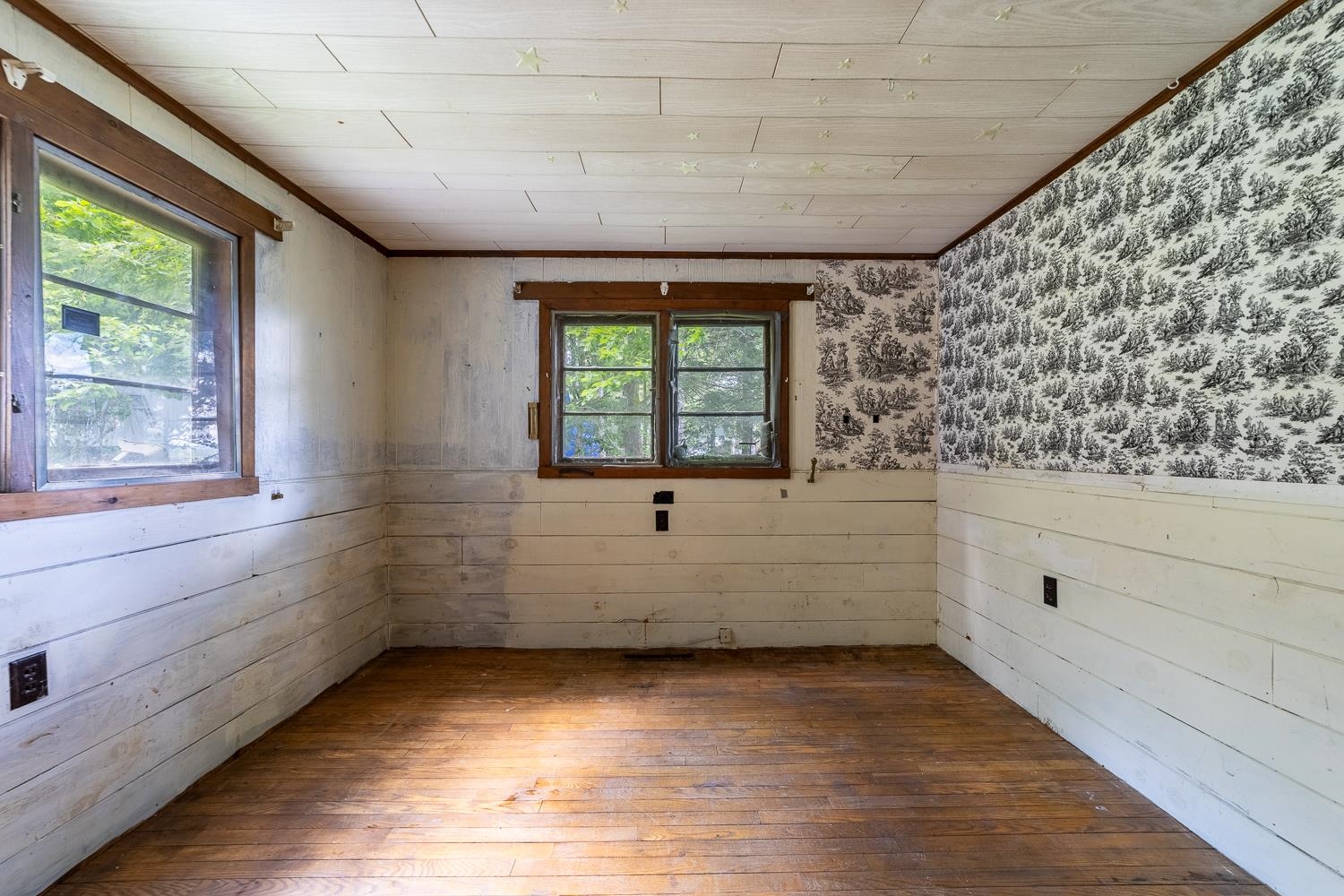 Primary bedroom. 25647727