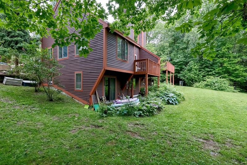 32 Mountainside Ln #B, Francestown, NH 03043