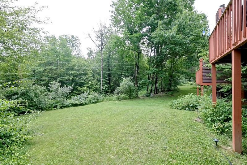 32 Mountainside Ln #B, Francestown, NH 03043