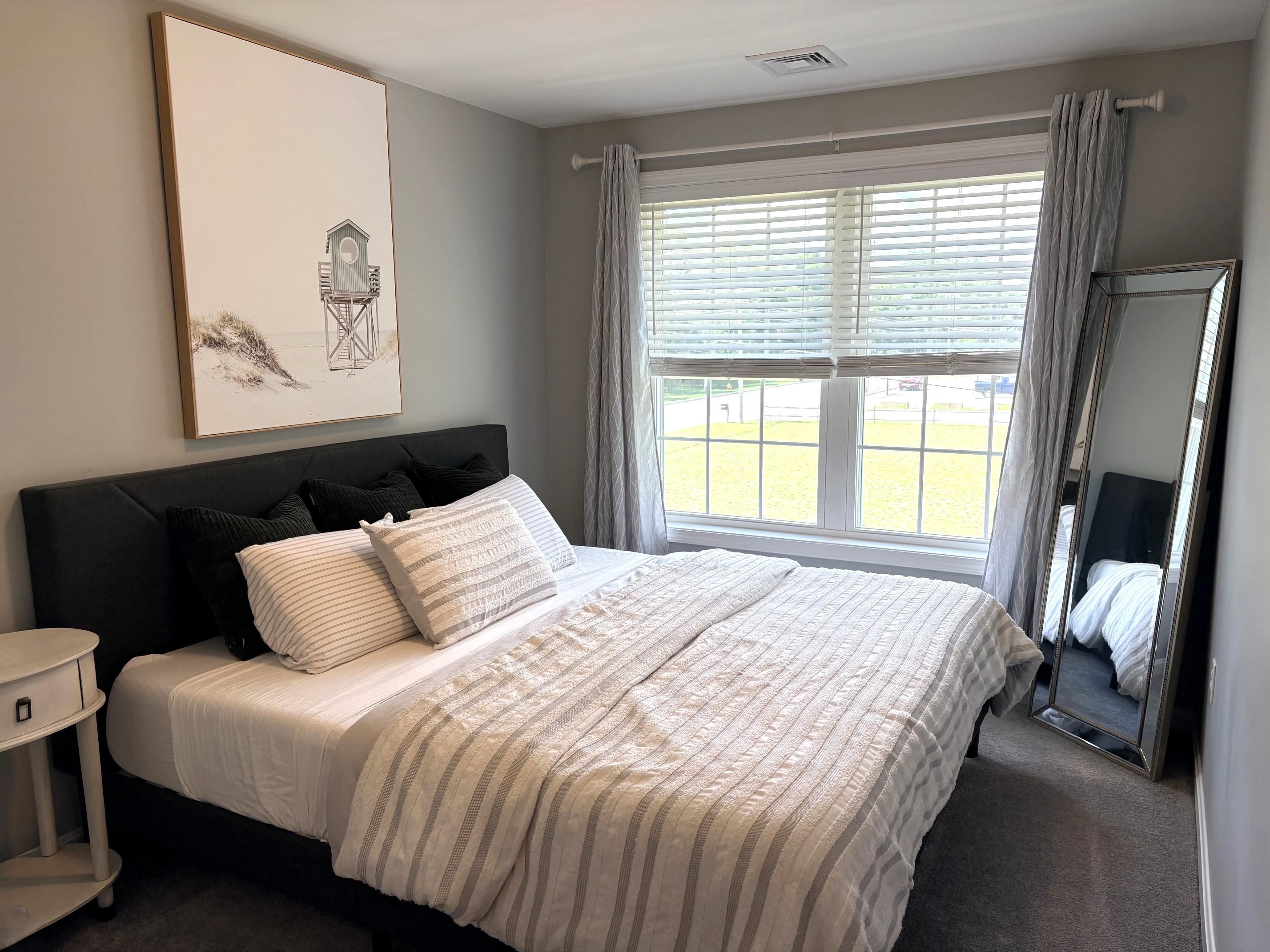 8 Cranberry Way, Manchester, NH 03109