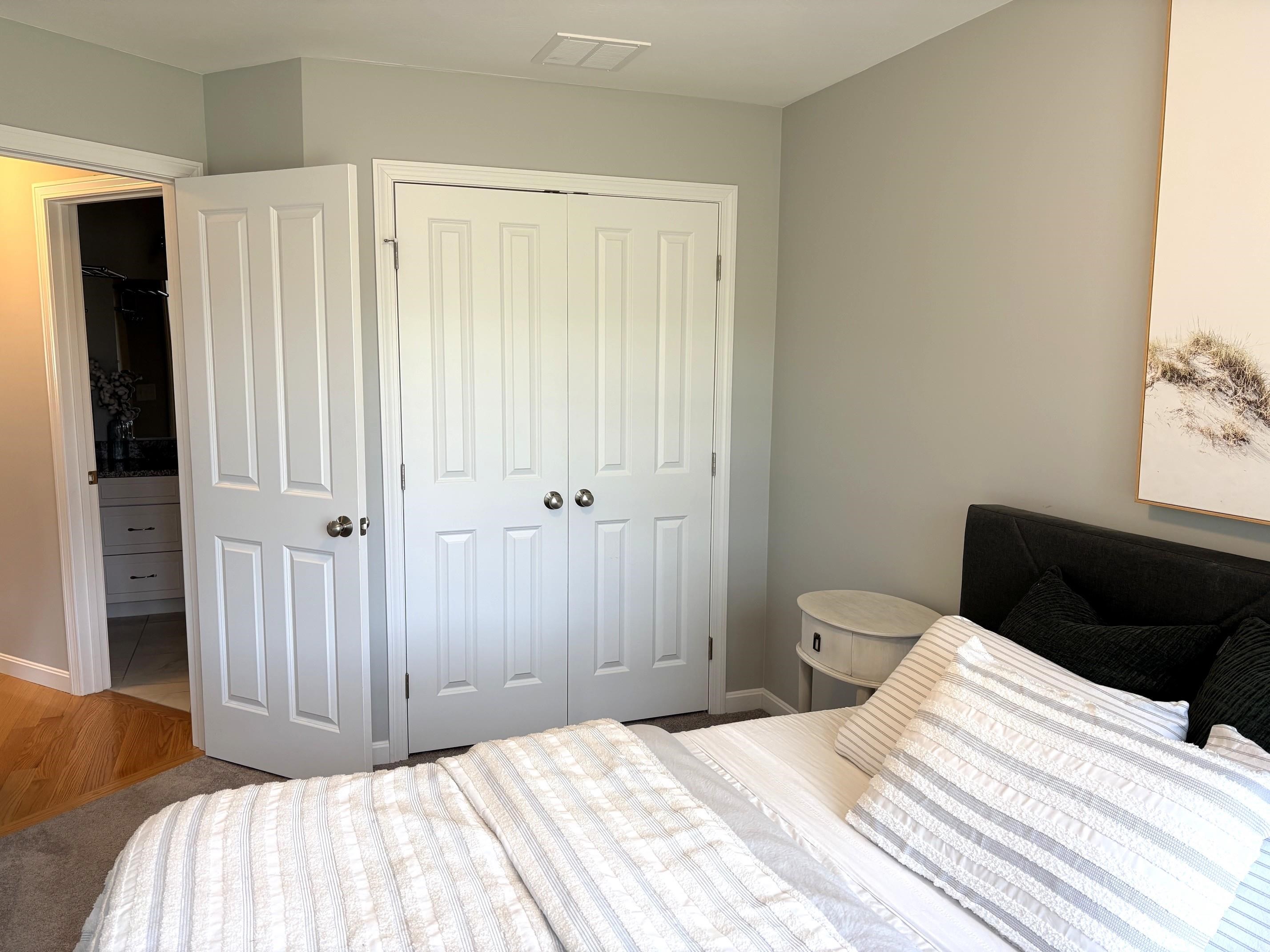 8 Cranberry Way, Manchester, NH 03109