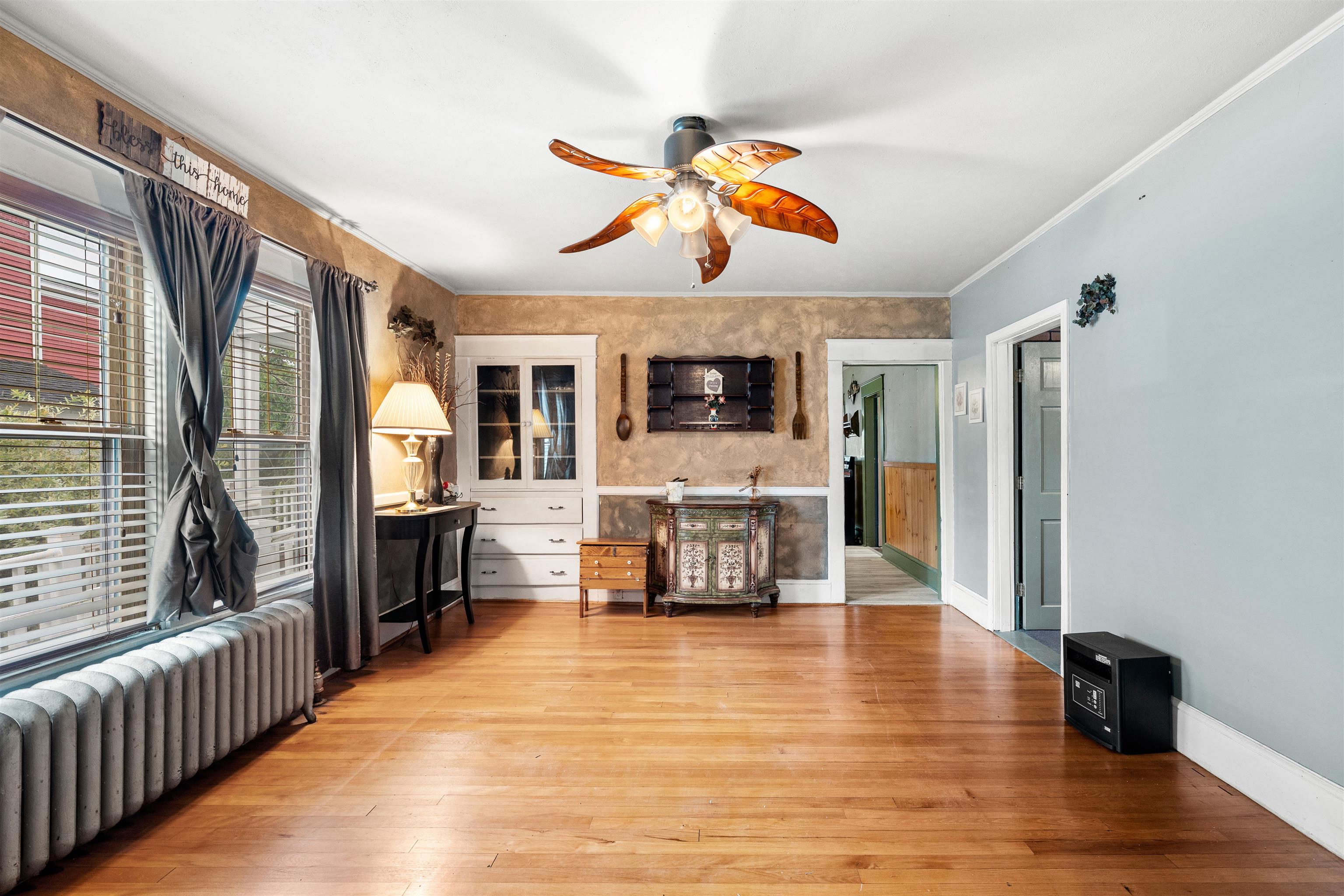 852 Beech St, Manchester, NH 03104