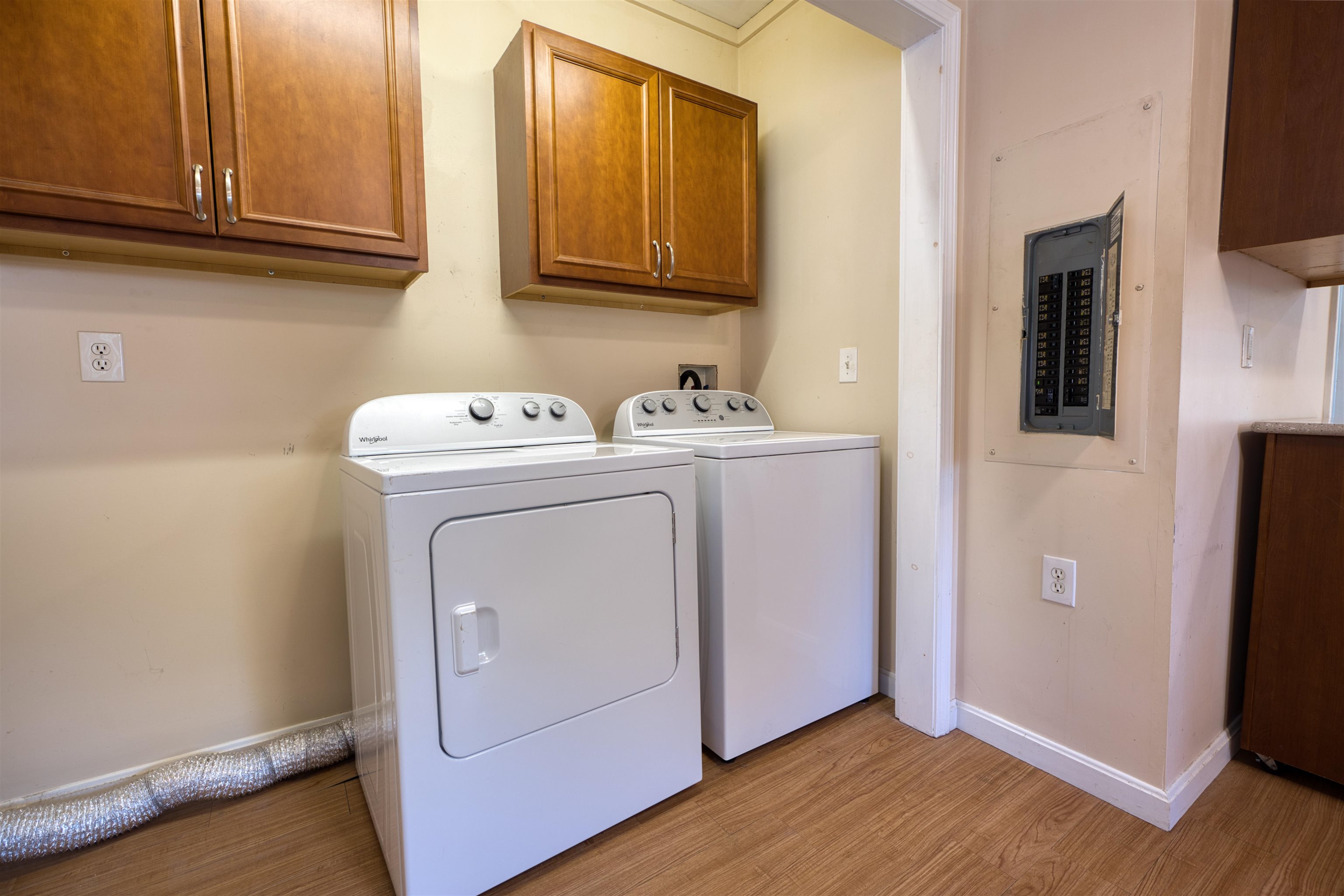11 Depot Square St, Ossipee, NH 03814-6846