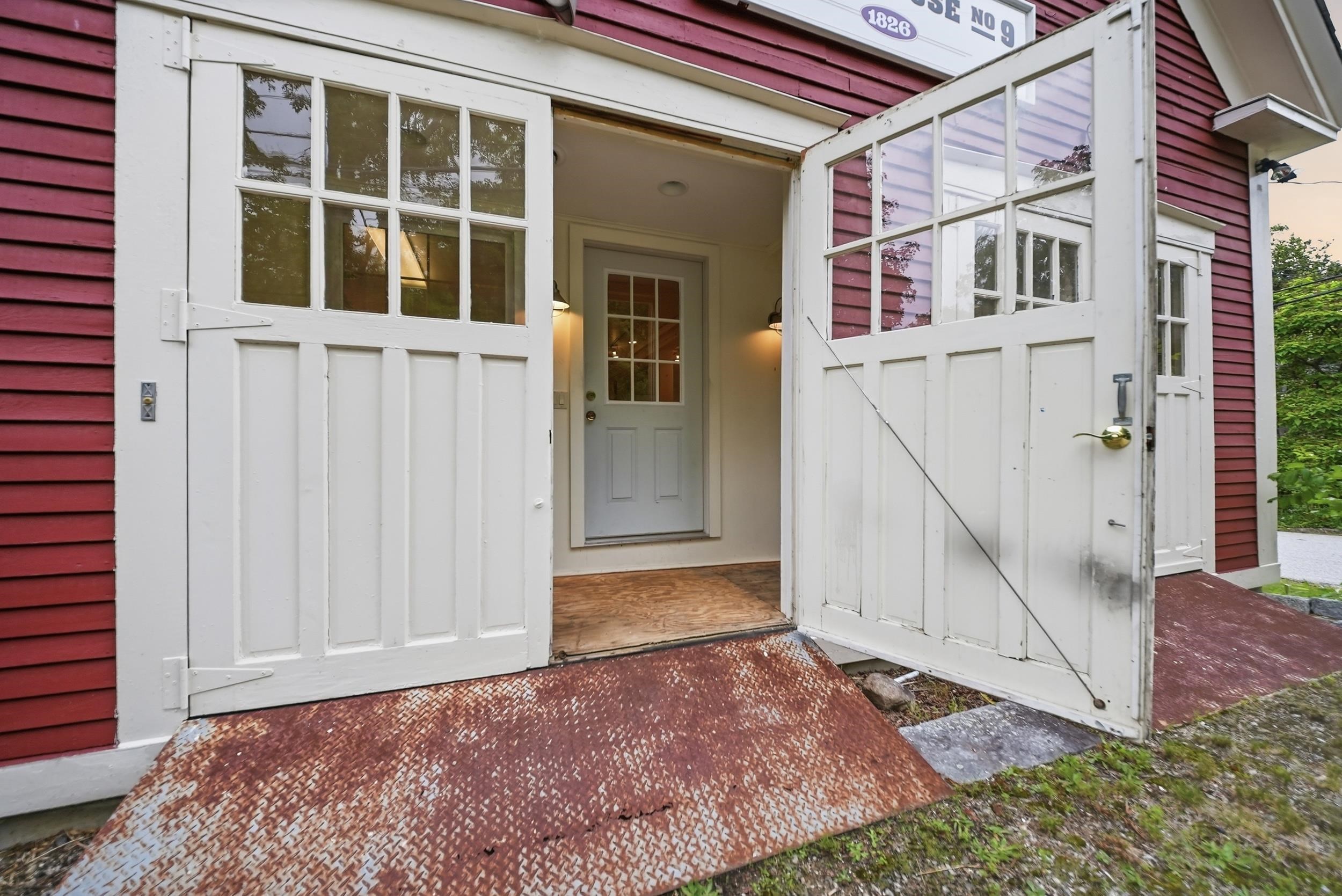 60 Old Deerfield Rd, Candia, NH 03034
