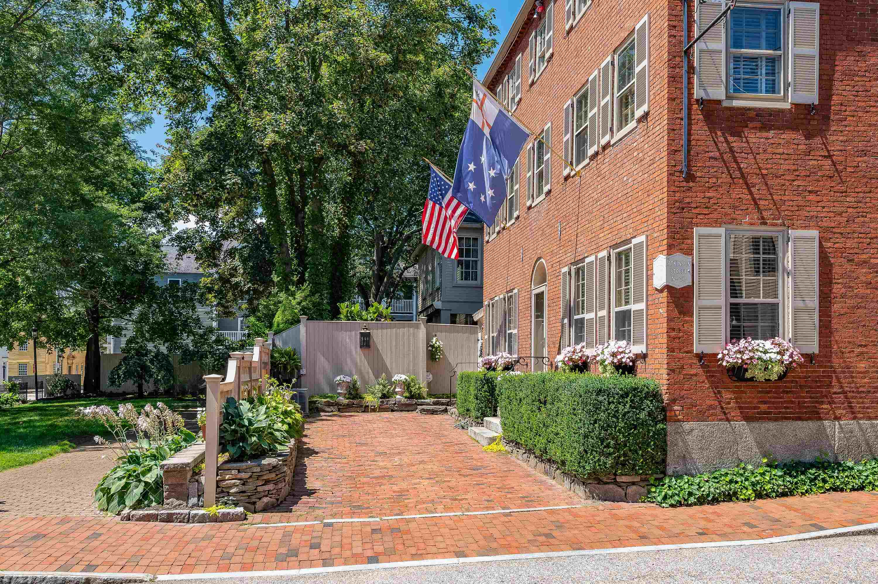 20 Atkinson St, Portsmouth, NH 03801
