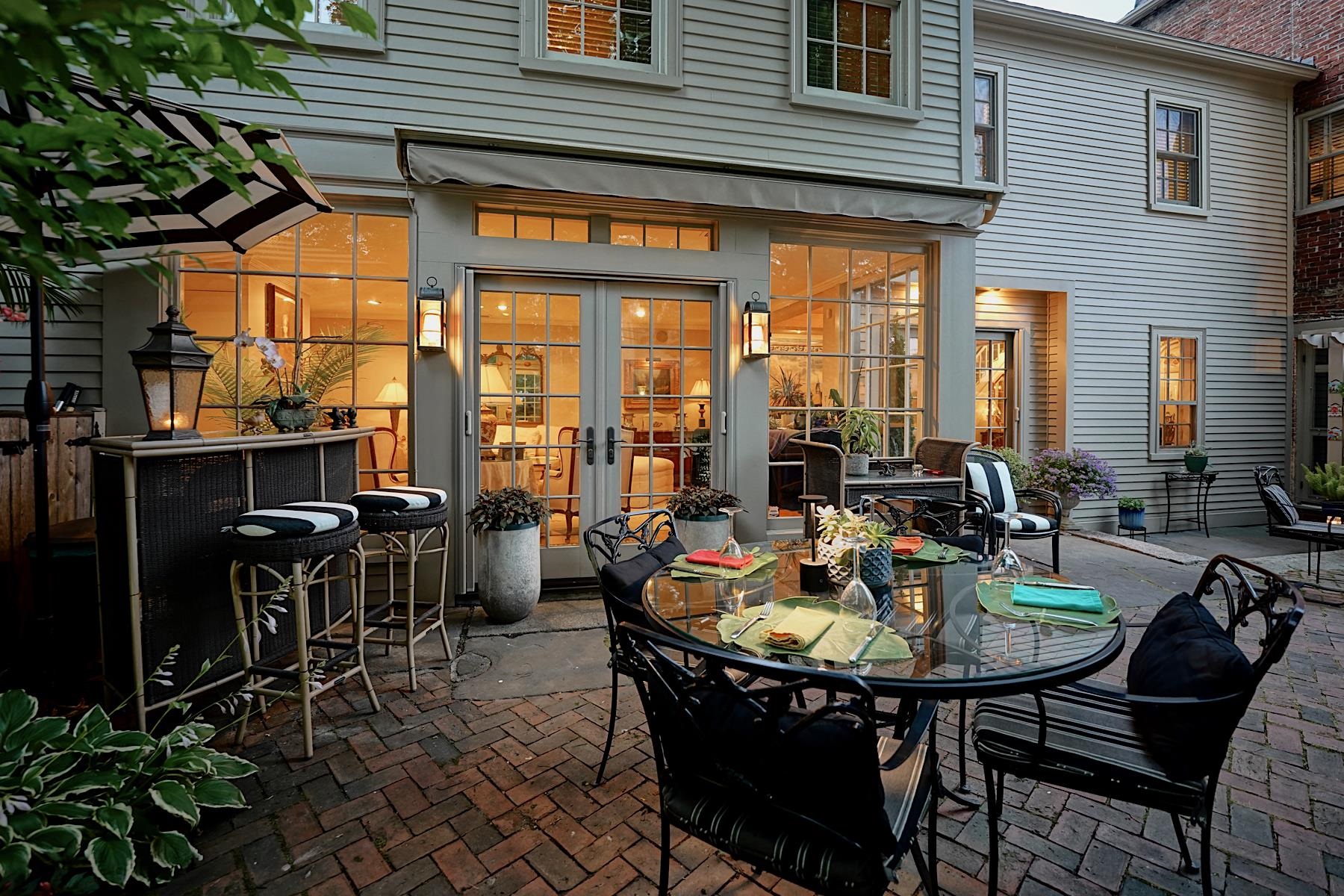 20 Atkinson St, Portsmouth, NH 03801