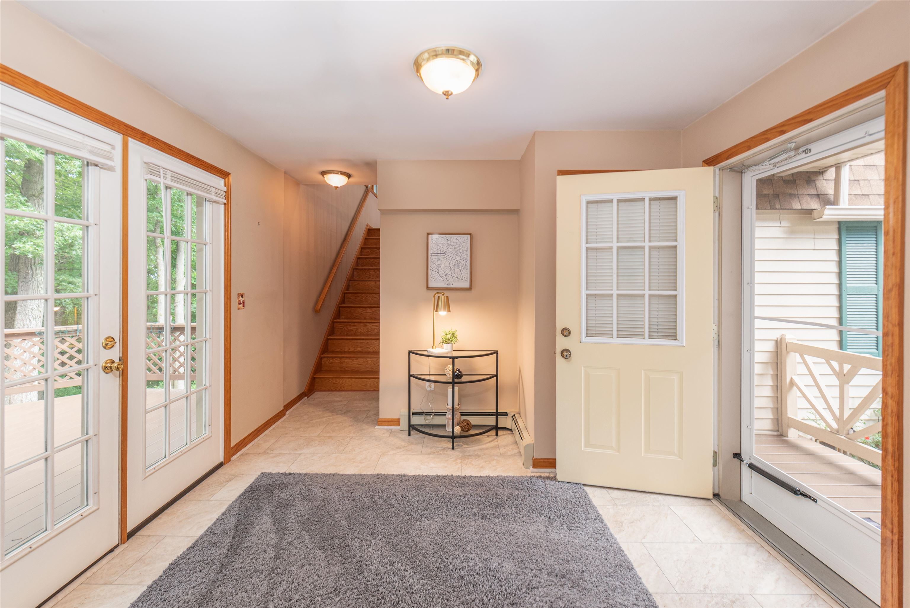 130 Lindstrom Ln, Manchester, NH 03104