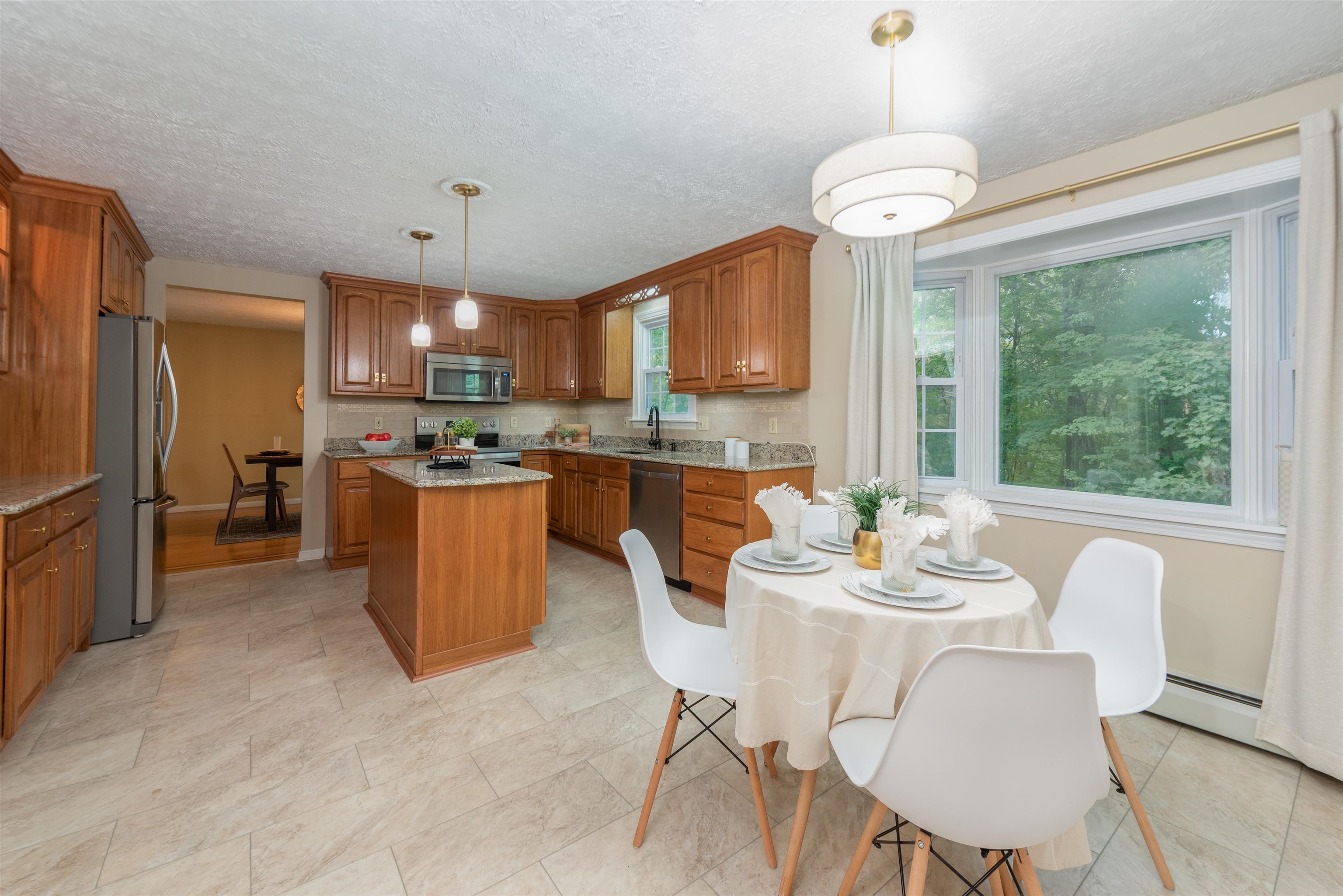 130 Lindstrom Ln, Manchester, NH 03104