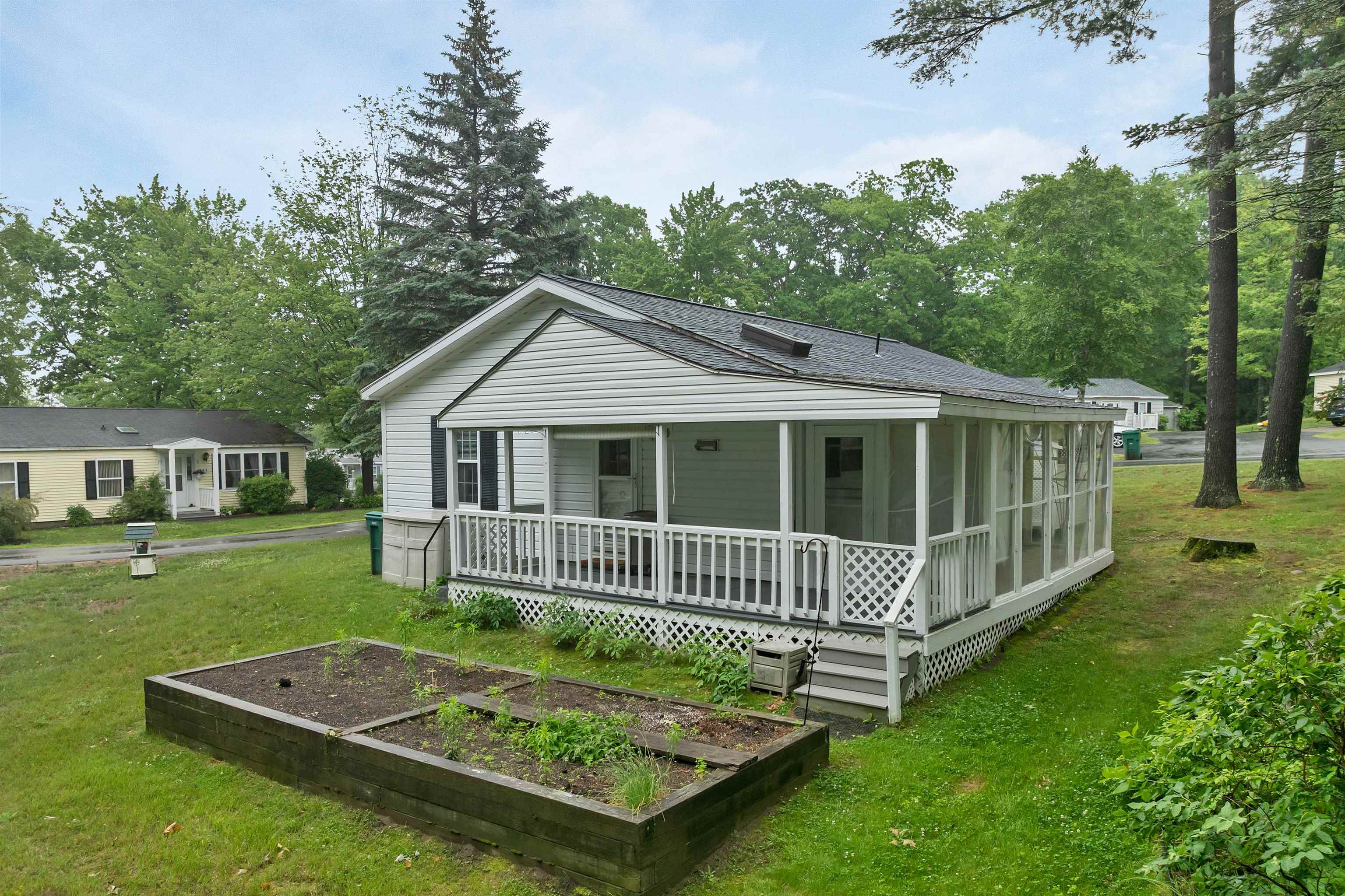 40 Hamlin Court — photo 2