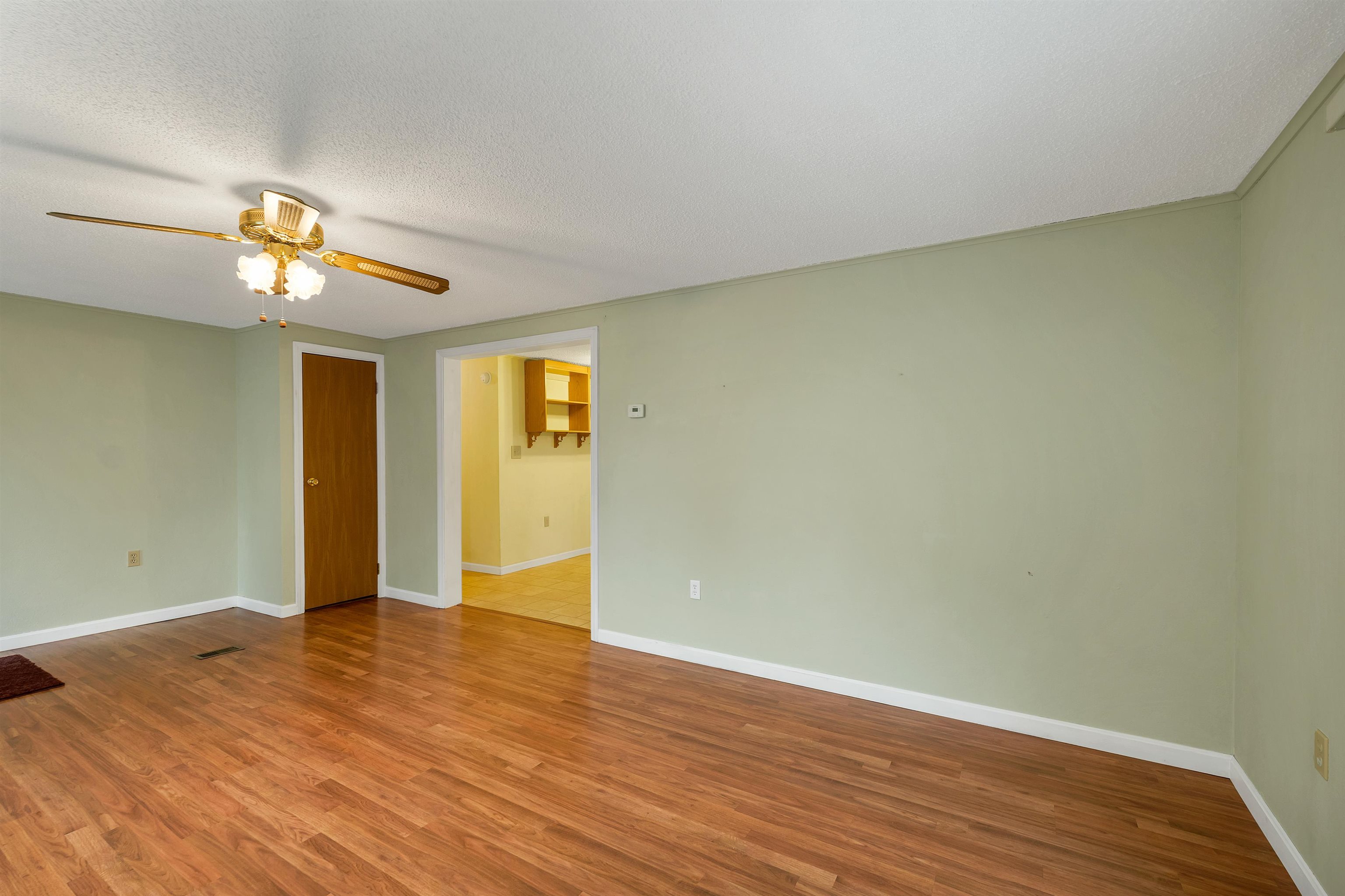 40 Hamlin Ct, Laconia, NH 03246