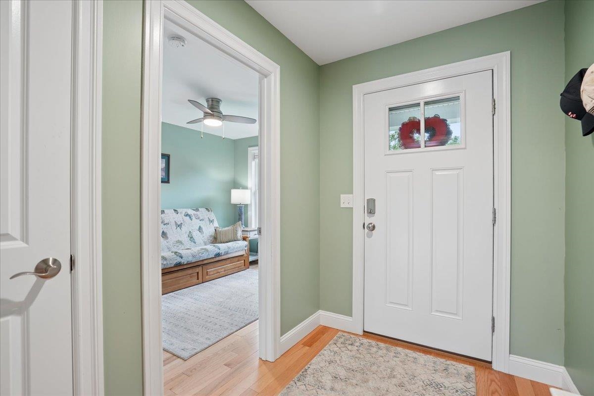 28 Pasture Ln, Nashua, NH 03062