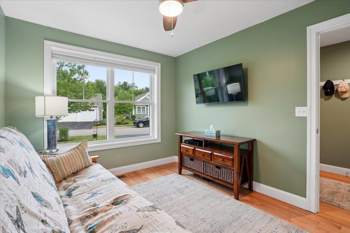 28 Pasture Ln, Nashua, NH 03062
