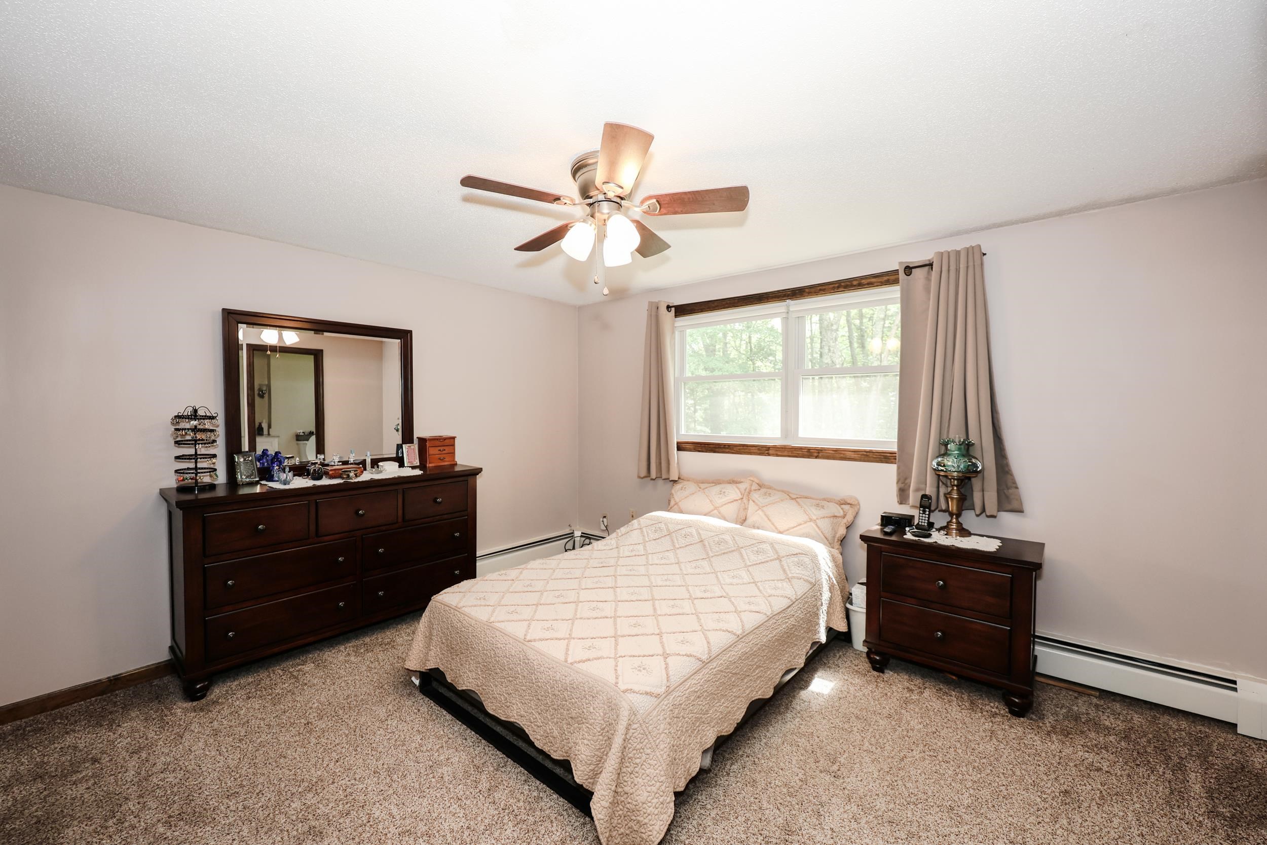 65 Shannon Rd, Salem, NH 03079