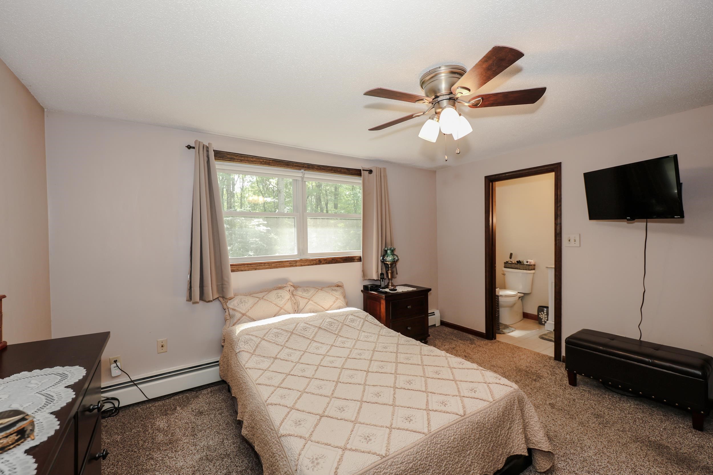 65 Shannon Rd, Salem, NH 03079