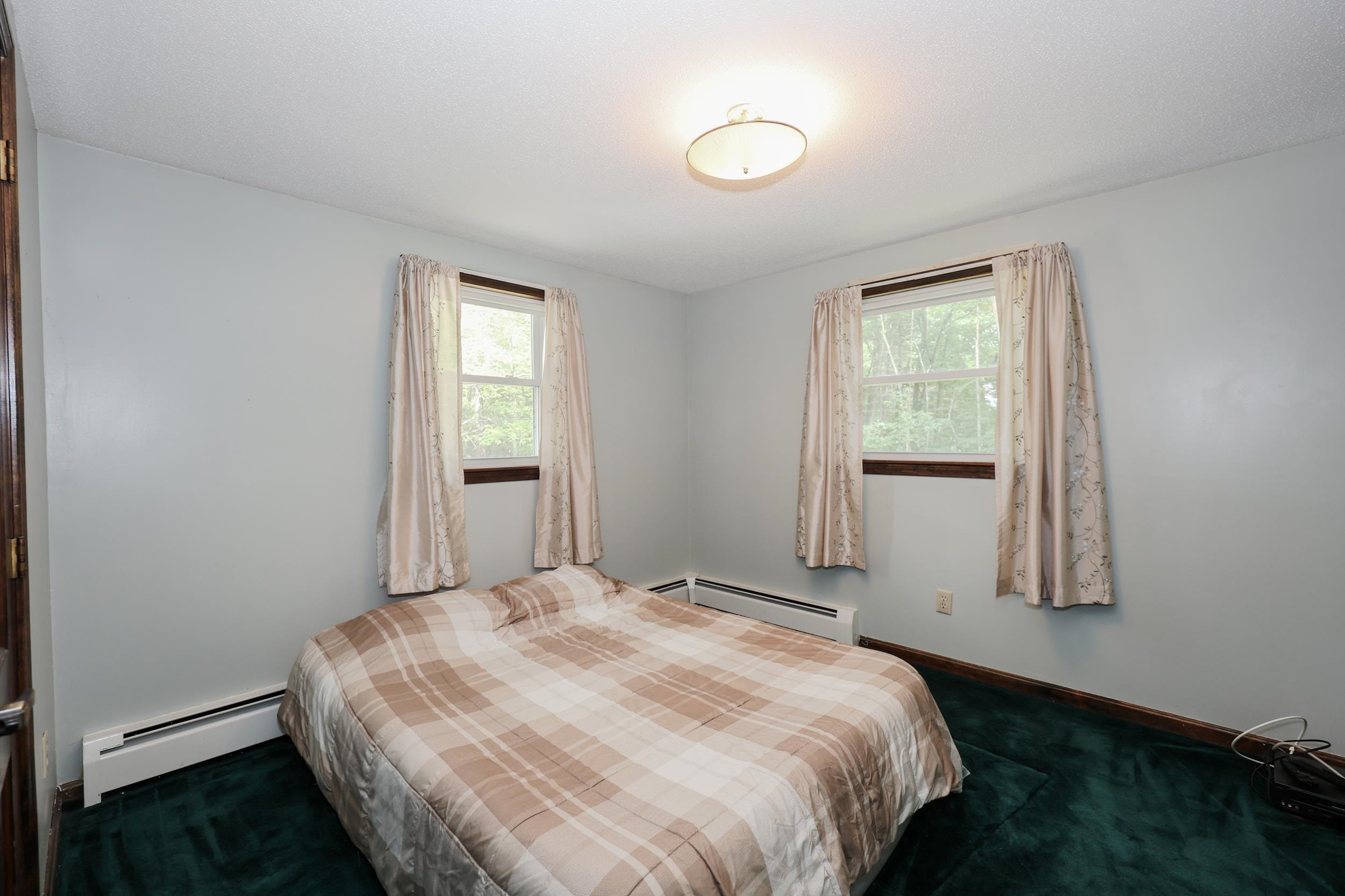 65 Shannon Rd, Salem, NH 03079
