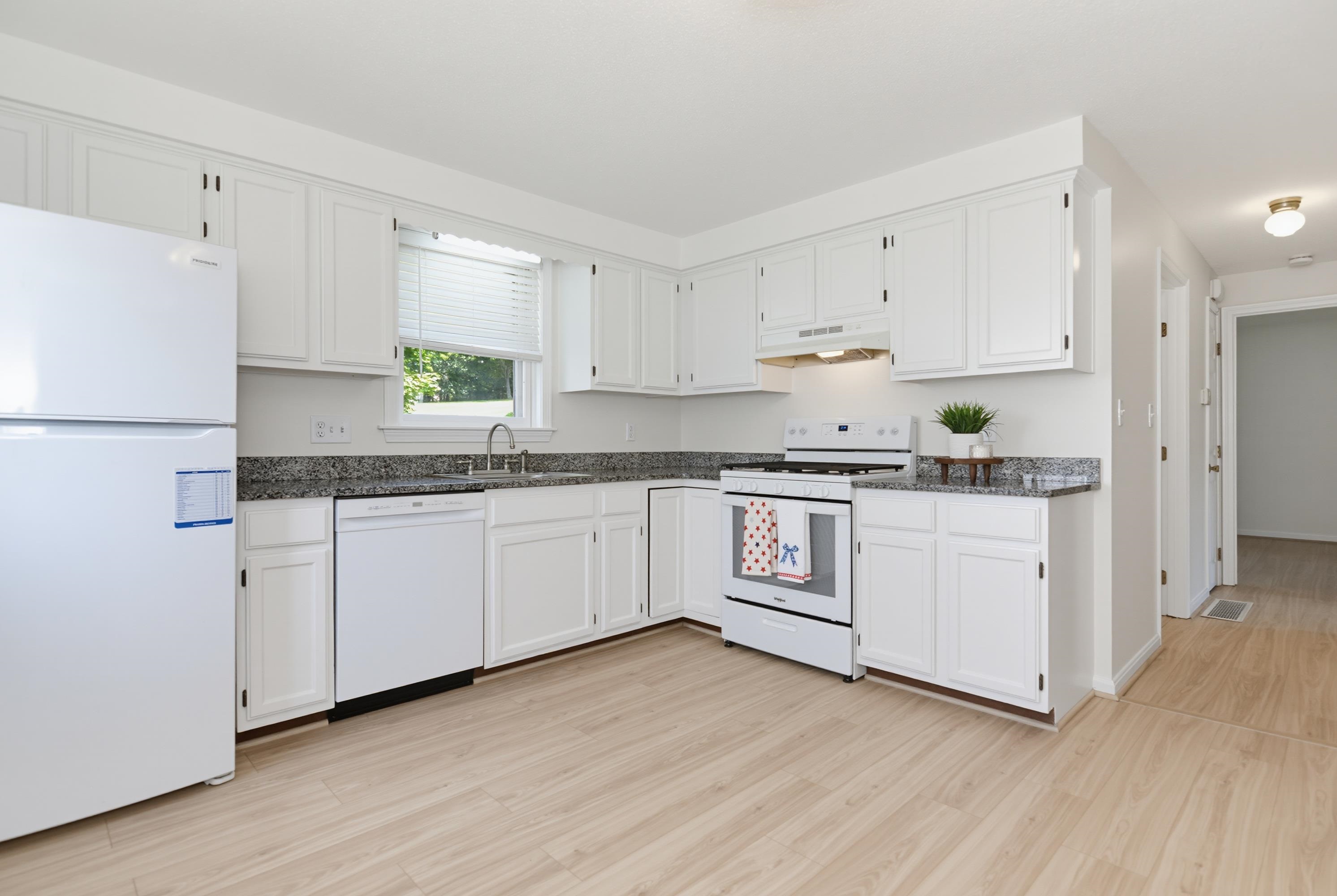 24 Killian Dr, Nashua, NH 03062