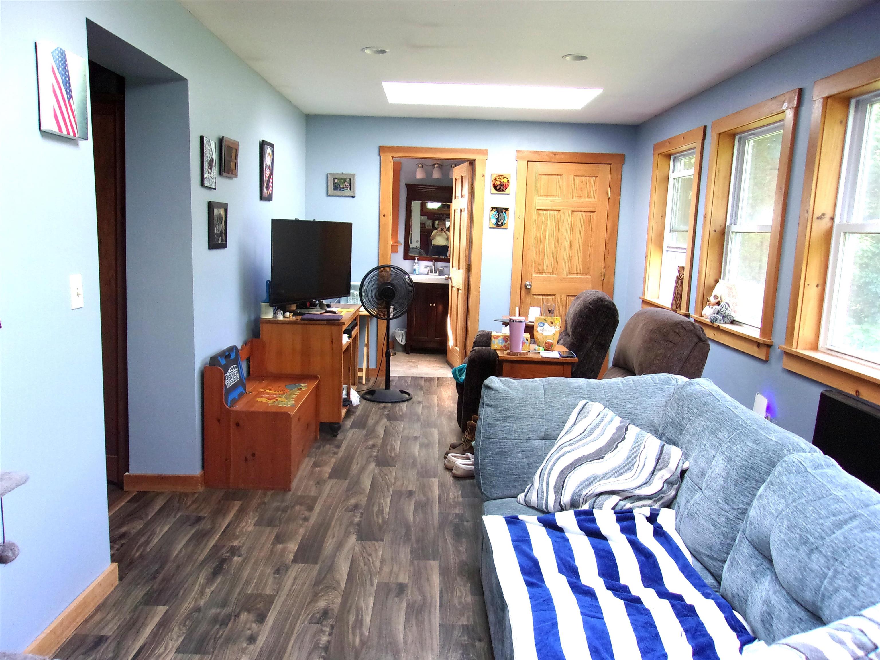 421 Bradley Hill Rd, Benton, NH 03785