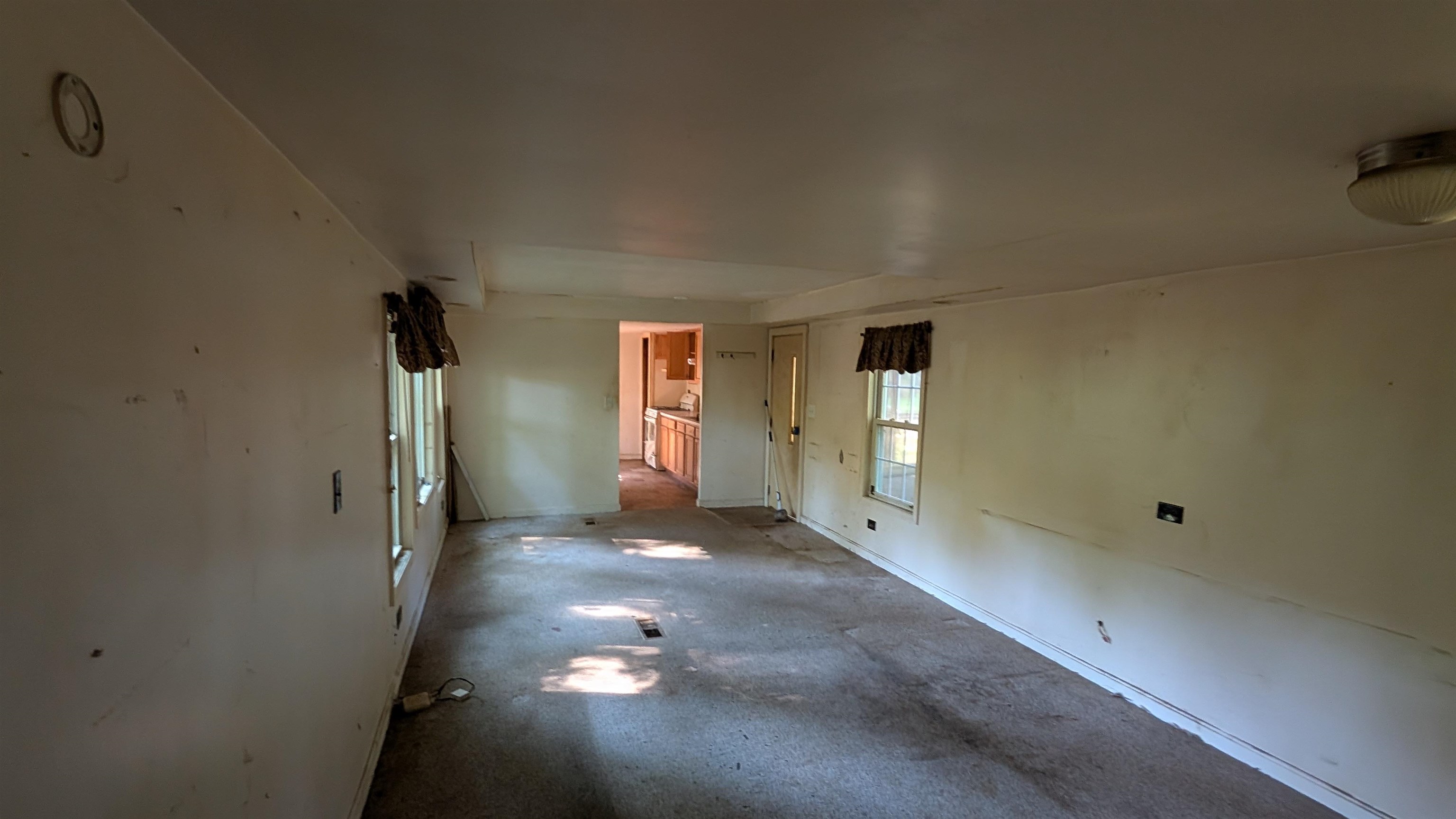 8 Hubbard Rd, Deering, NH 03244