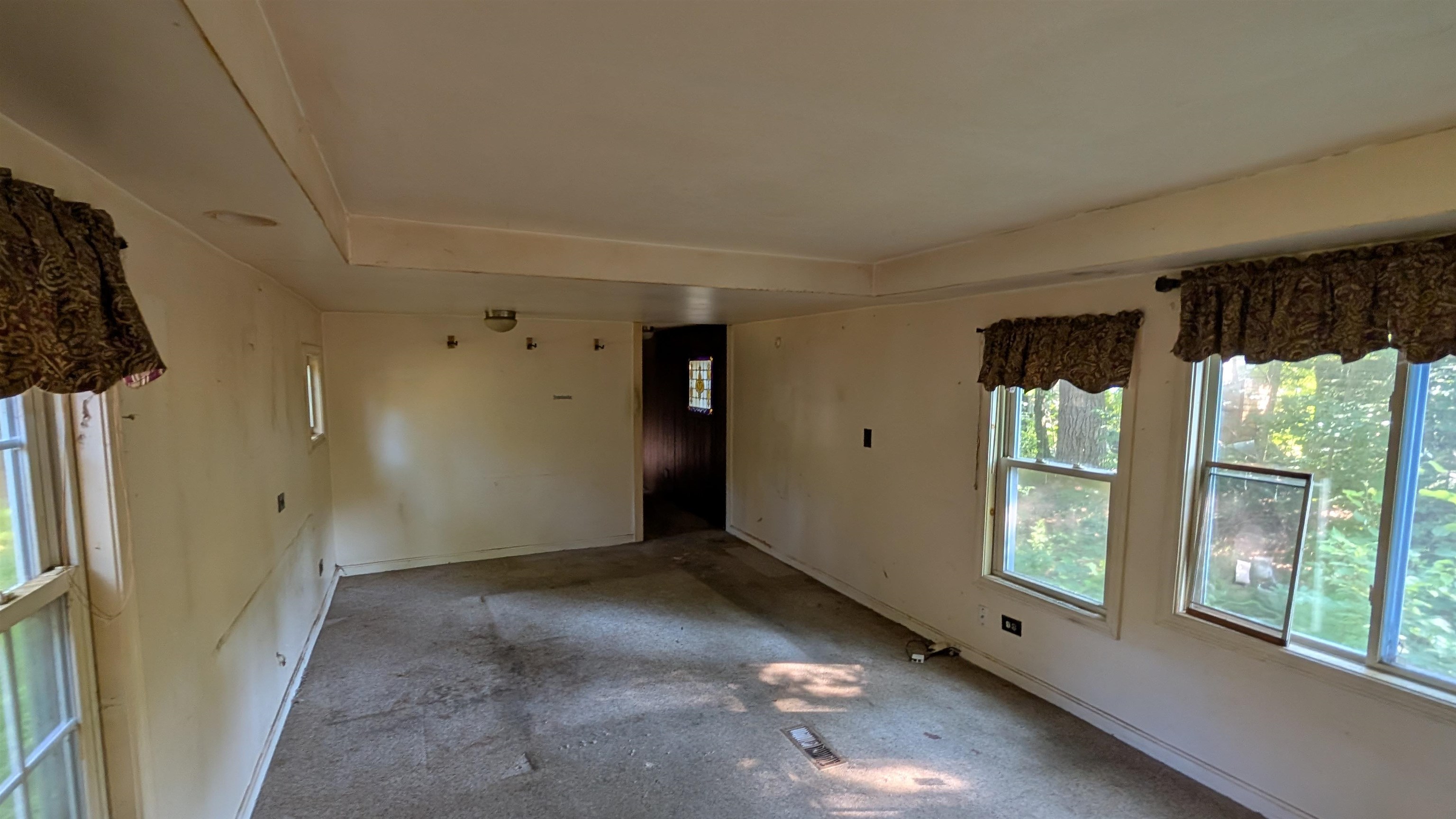8 Hubbard Rd, Deering, NH 03244