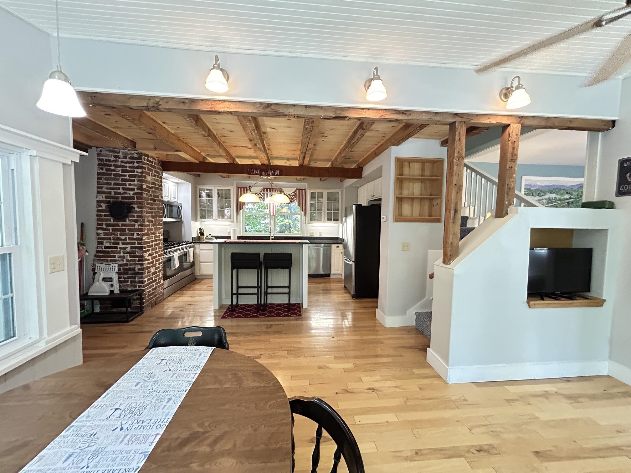 146 N Main St, Wolfeboro, NH 03894
