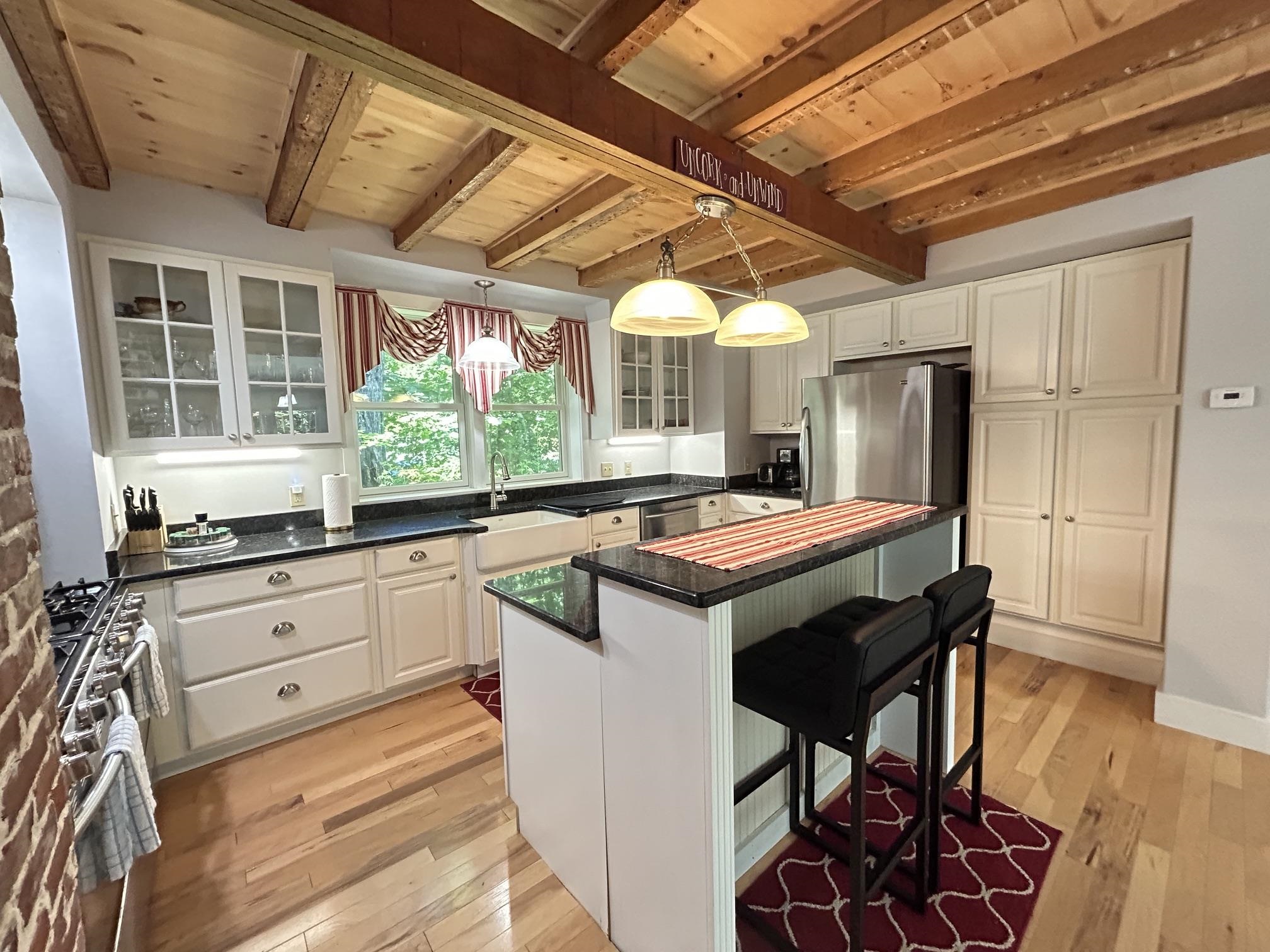 146 N Main St, Wolfeboro, NH 03894