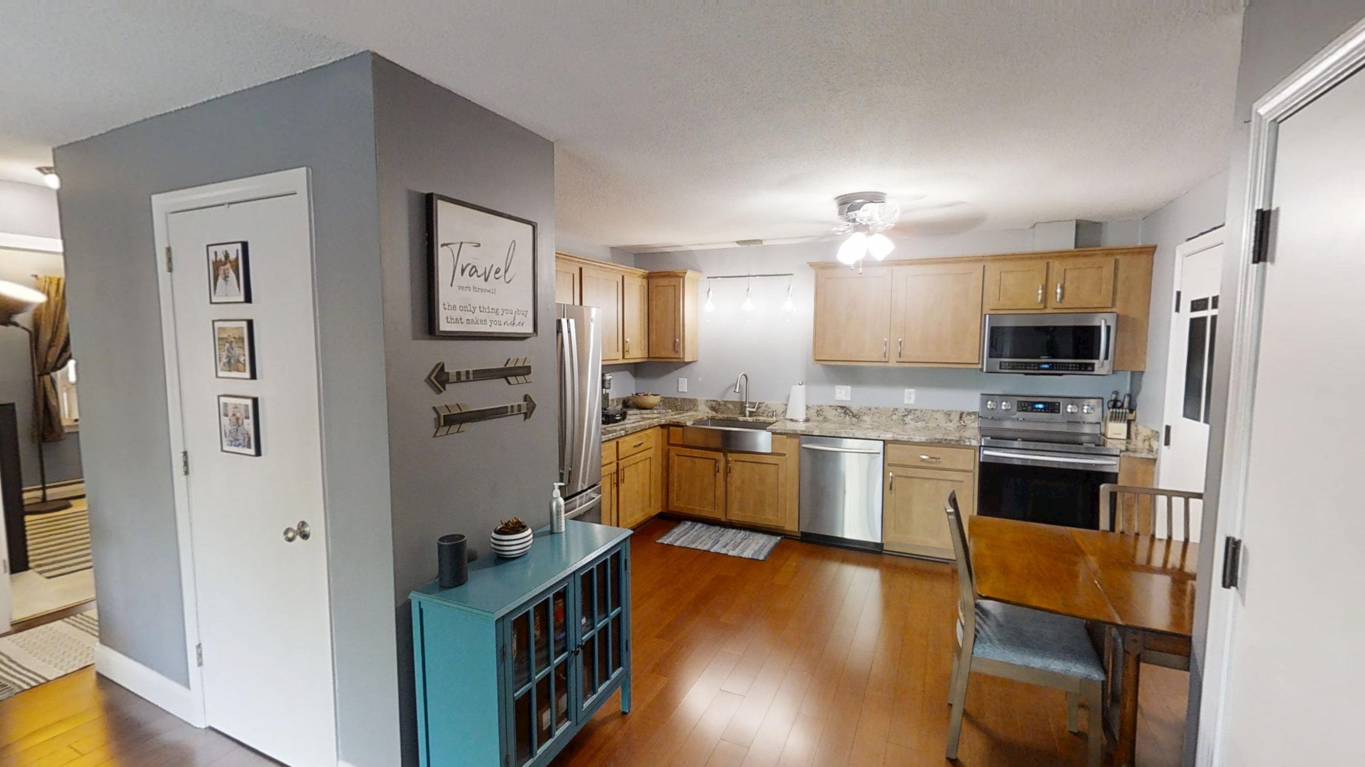 7 Autumn Leaf Dr #24, Nashua, NH 03060