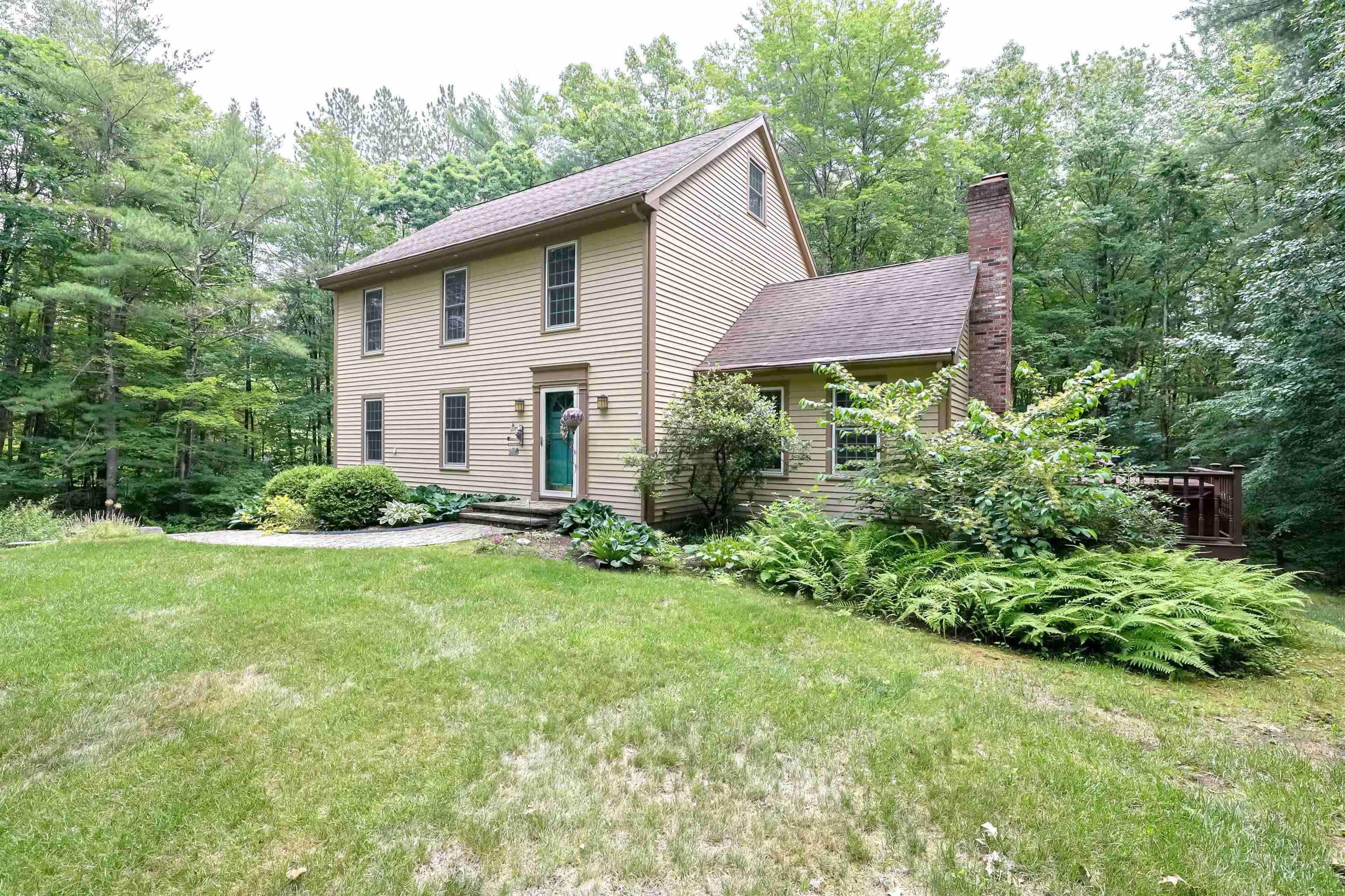 5 Taschereau Dr, Mont Vernon, NH 03057