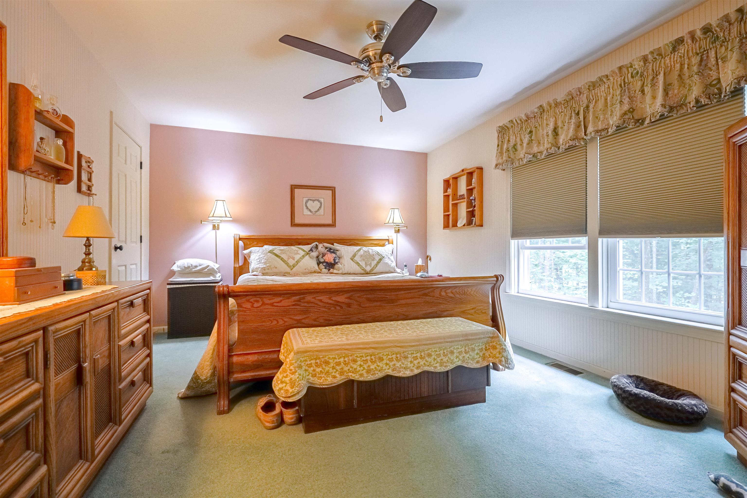 5 Taschereau Dr, Mont Vernon, NH 03057