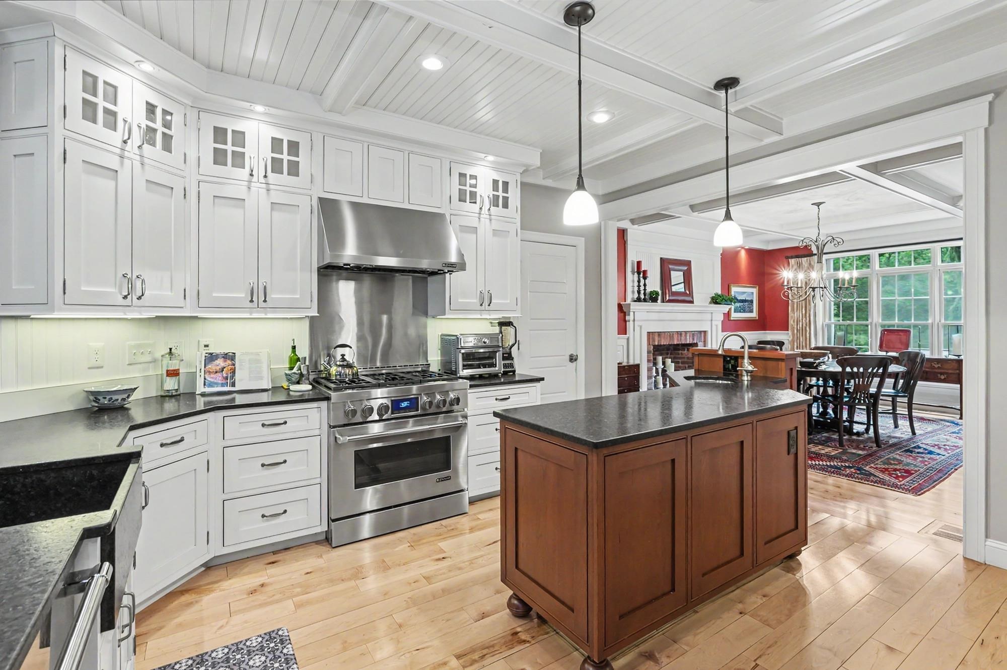 150 Brick Mill Rd, Bedford, NH 03110