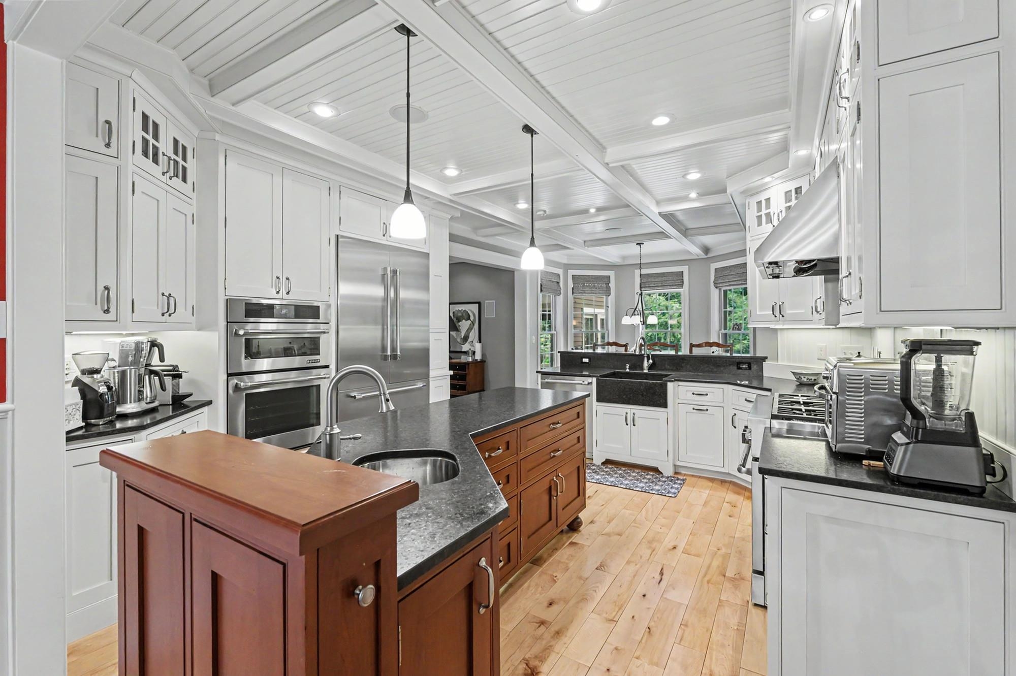 150 Brick Mill Rd, Bedford, NH 03110