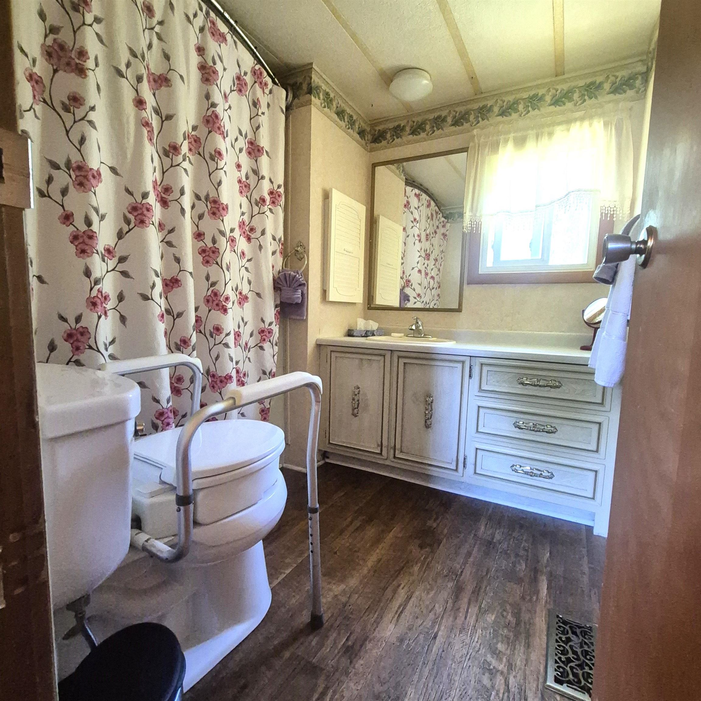 Full bathroom 25651291