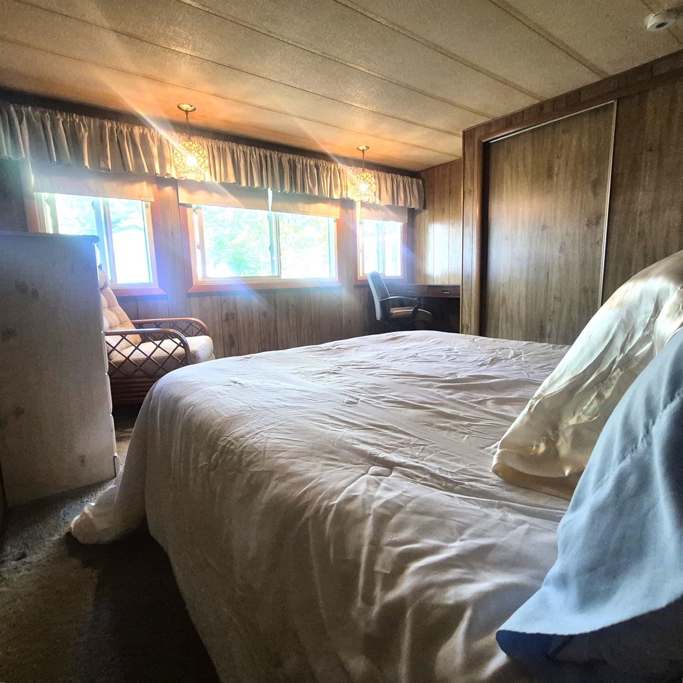 Primary bedroom 25651288