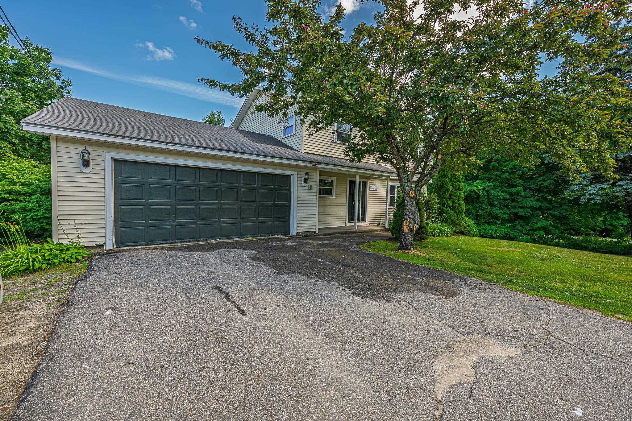 81 Seamans Rd, New London, NH 03257