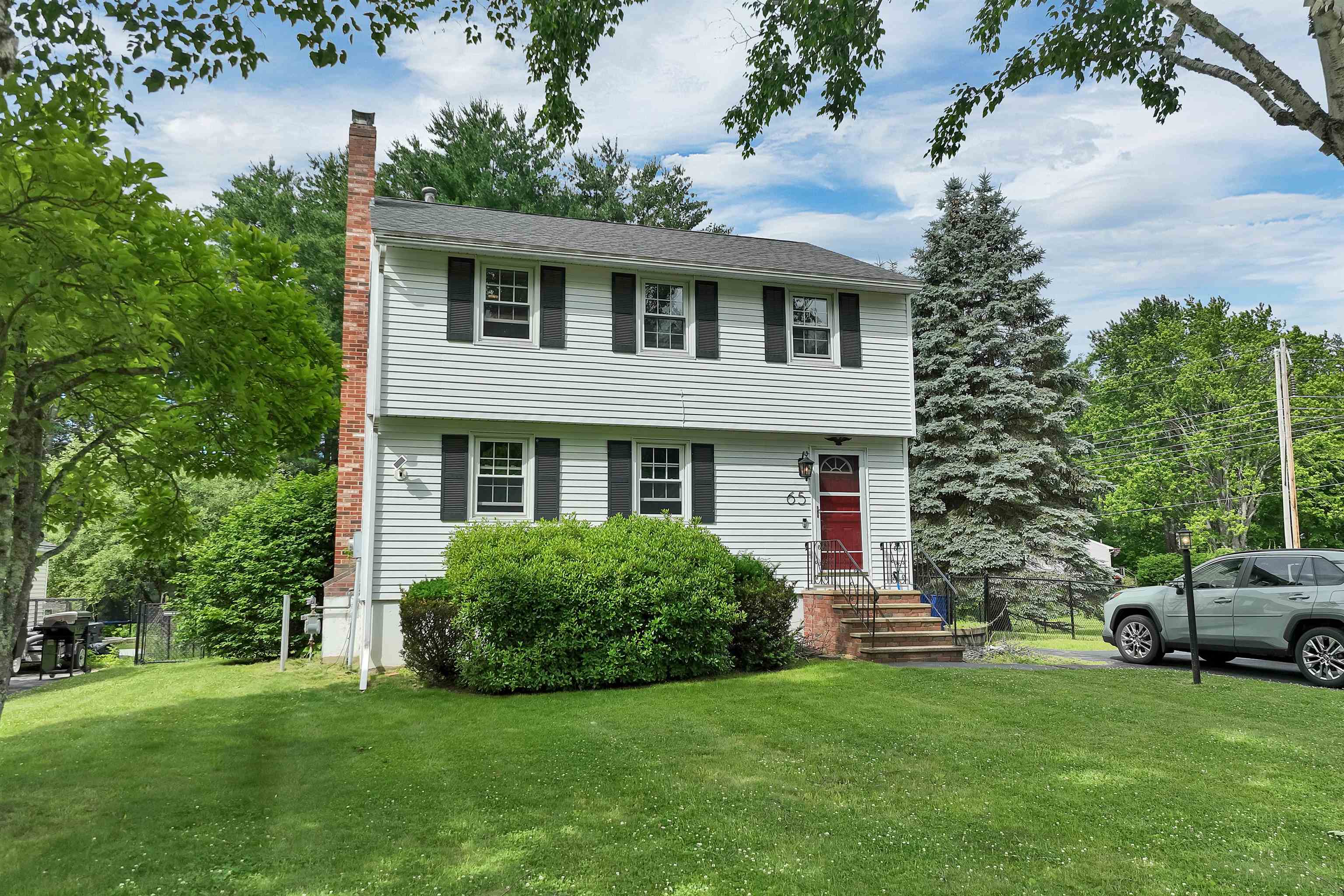 65 Toftree Ln, Dover, NH 03820