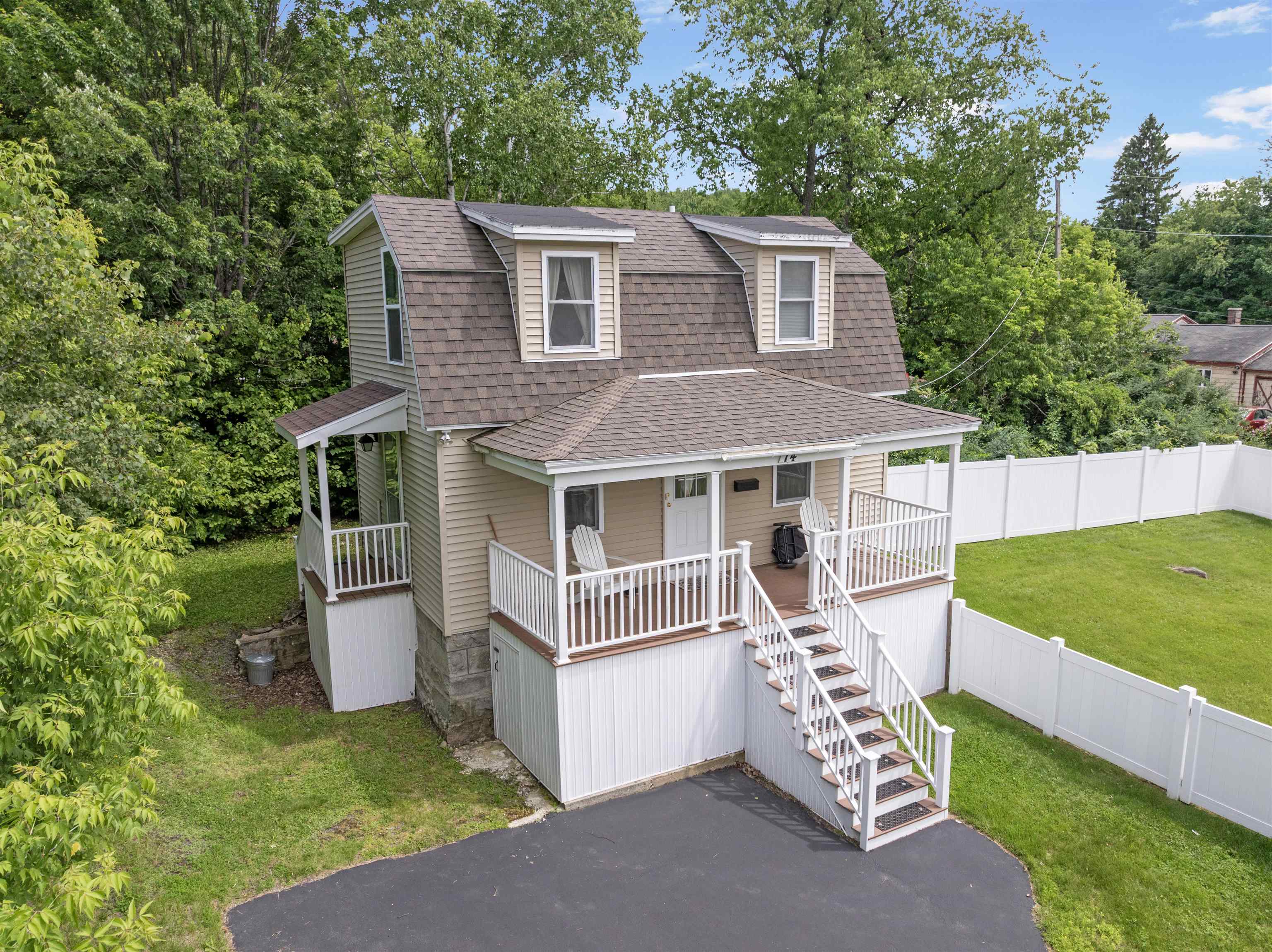 74 Maynesboro St, Berlin, NH 03570