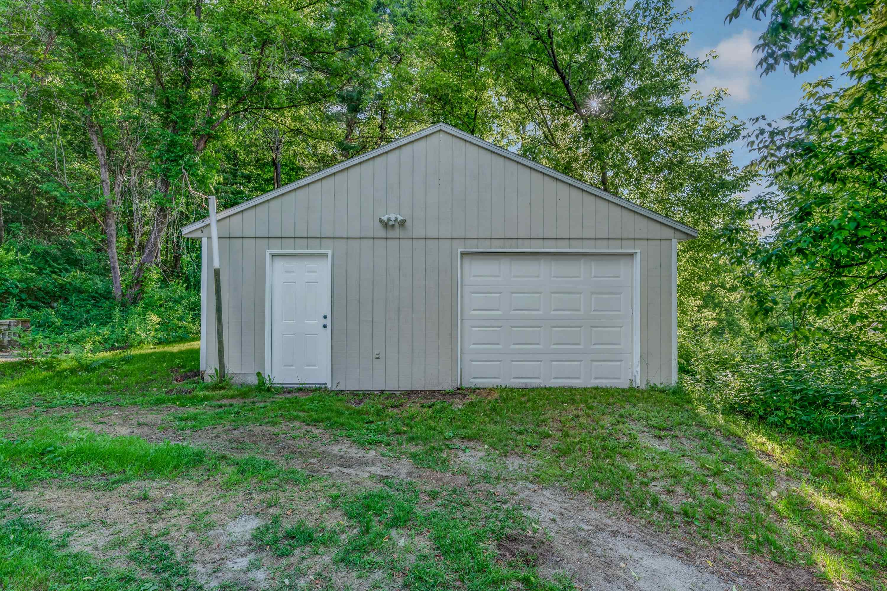 6 Hodge Hill Rd, Lisbon, NH 03585