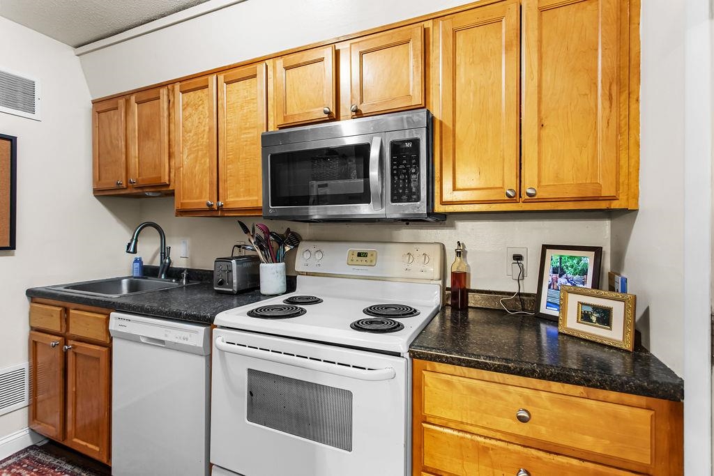 Homes for sale in Rochester, NH | 616 Portland St #27, Rochester, NH 03867 | MLS# 5097474
