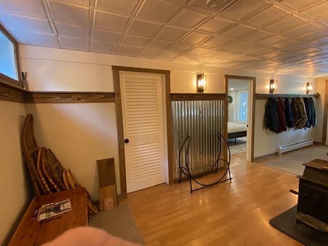Lower level room 25655341
