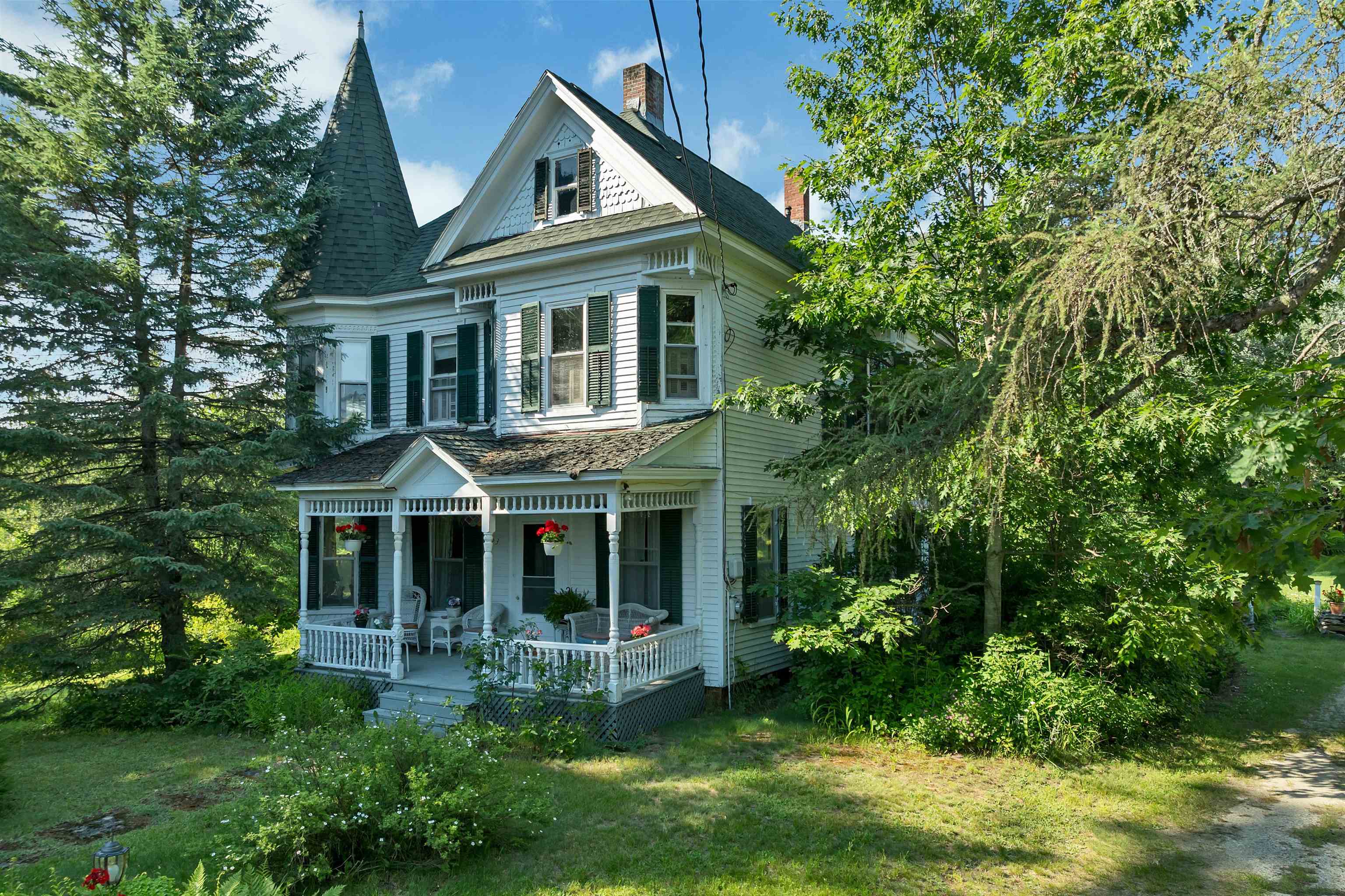 23 Park St, Whitefield, NH 03598