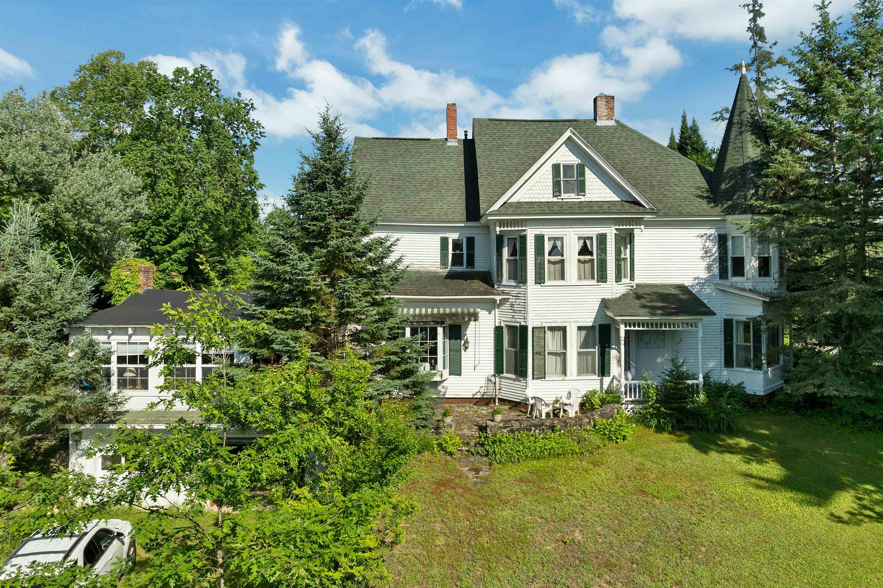 23 Park St, Whitefield, NH 03598