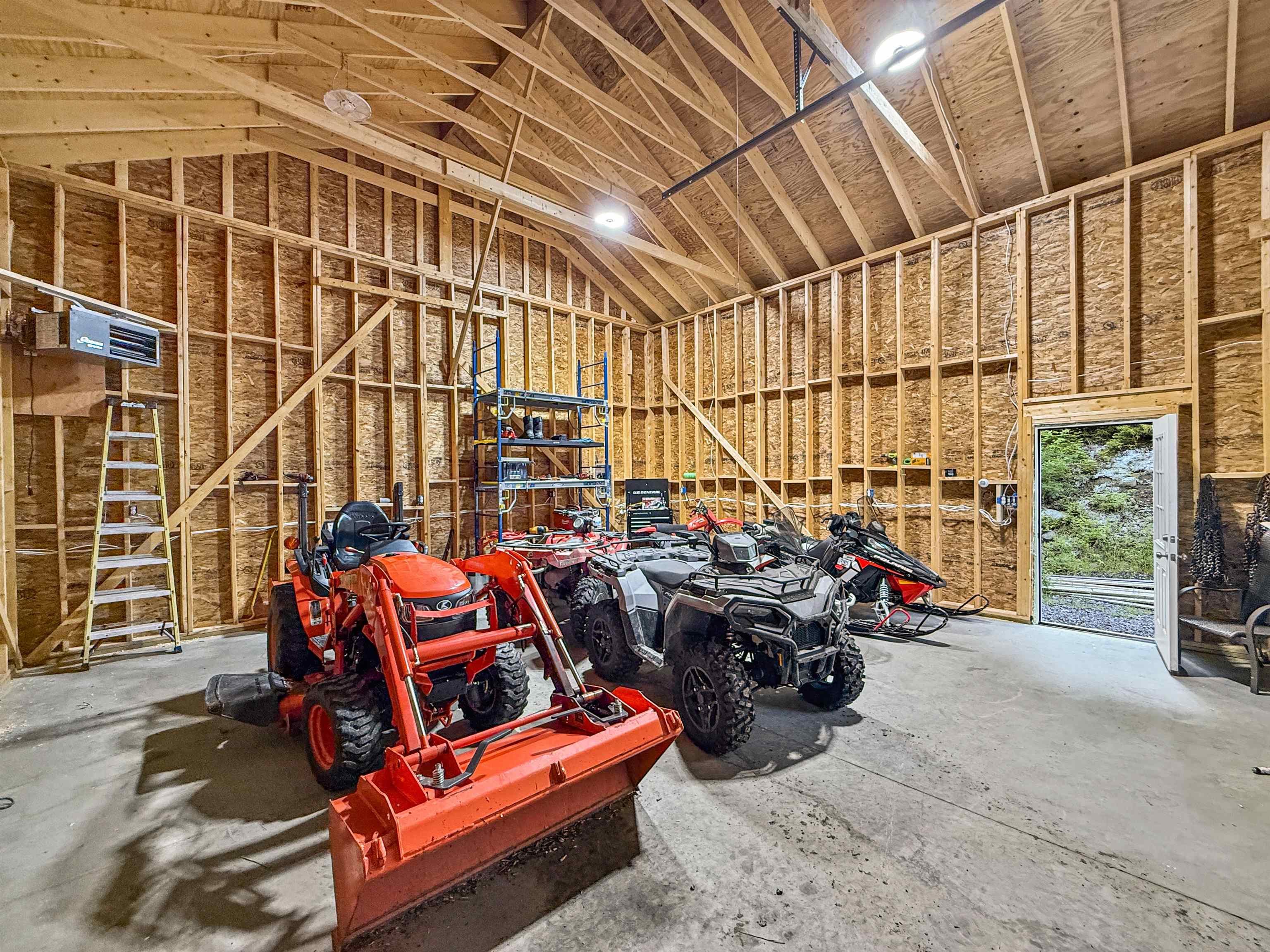 55 Meadow View Dr, Pittsburg, NH 03592