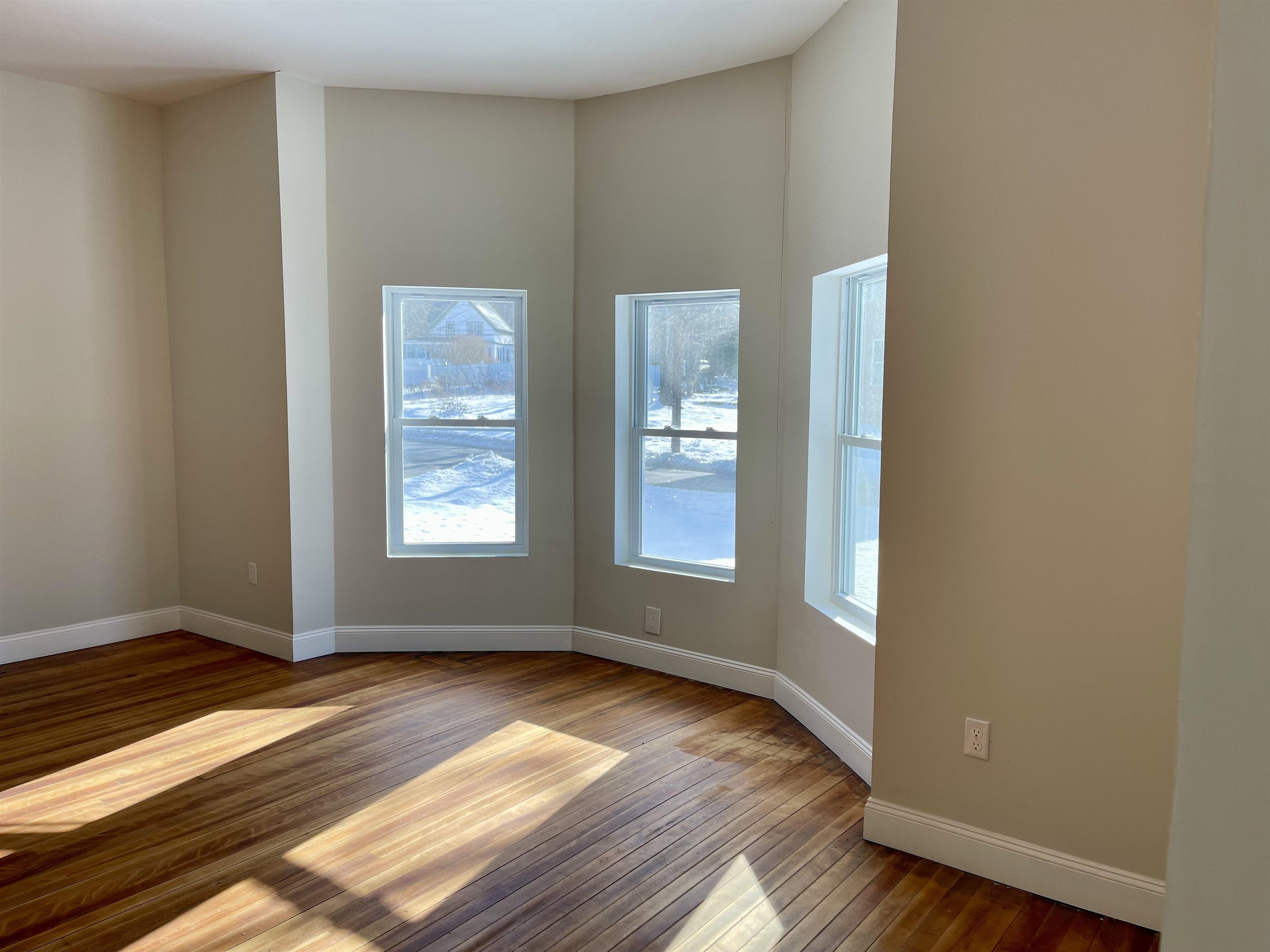 90 Pleasant Street, Franklin, NH photo 2