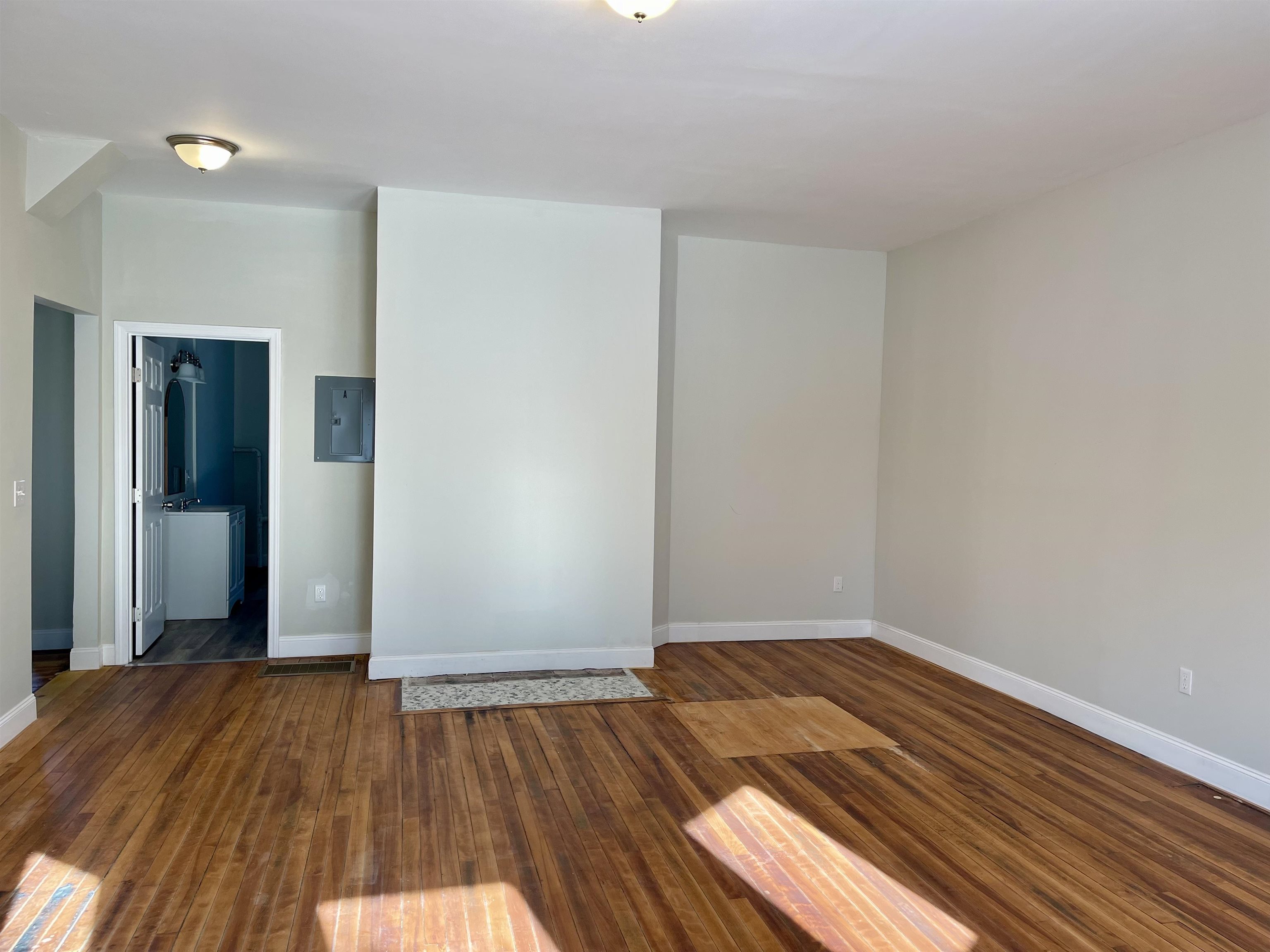 90 Pleasant Street, Franklin, NH photo 4
