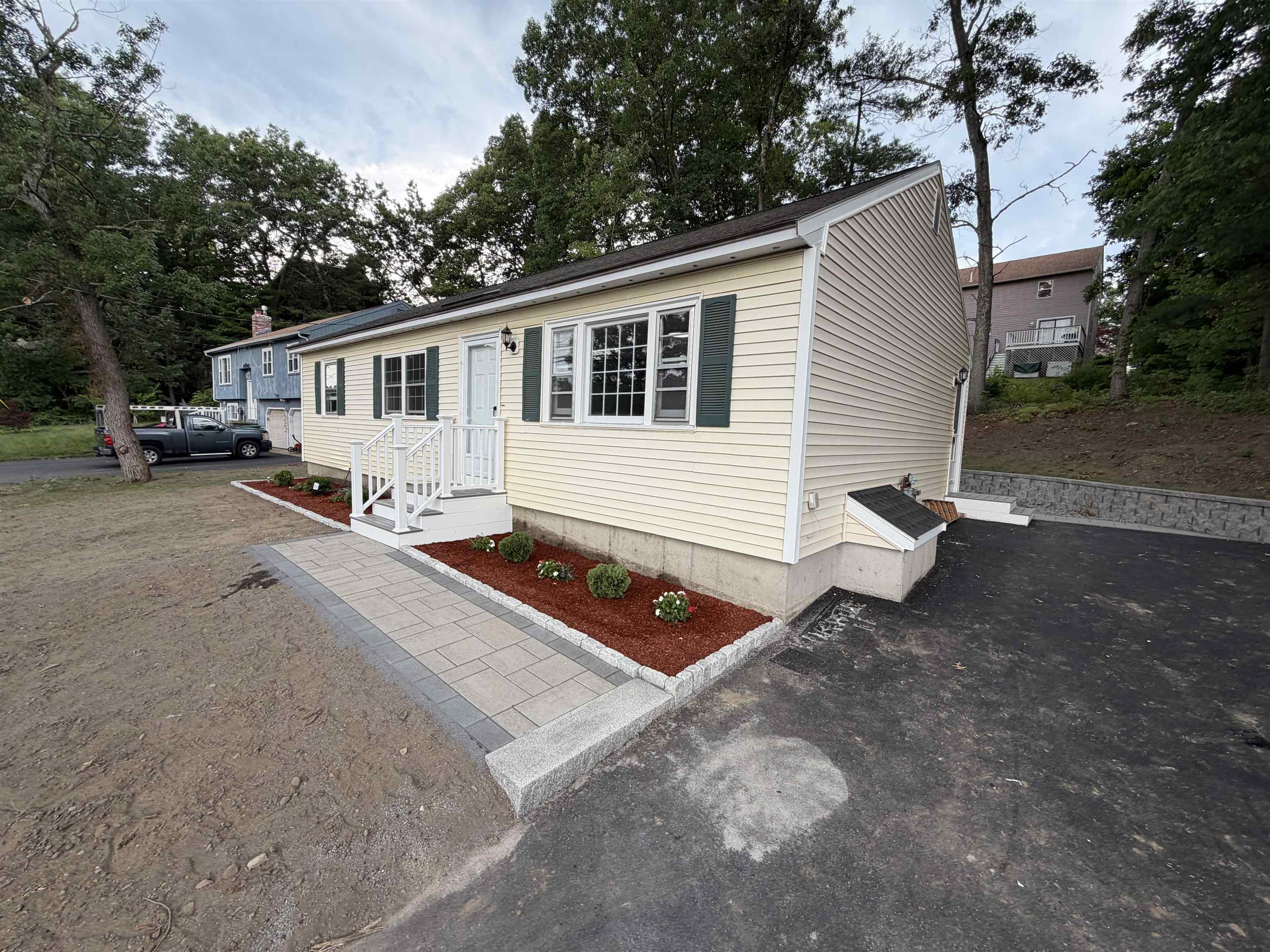 377 Broad St, Nashua, NH 03063